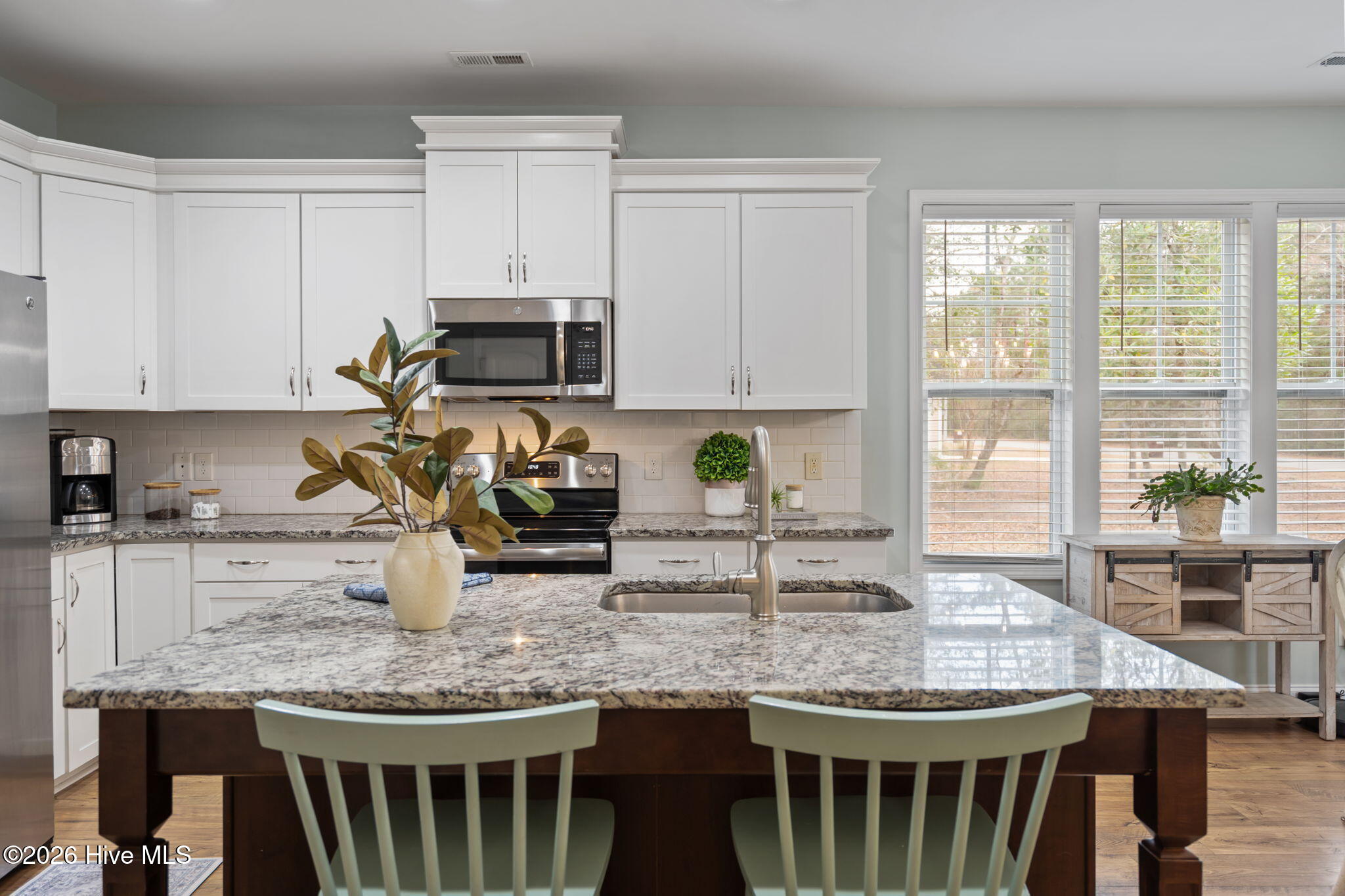 100558672 | Photo 19