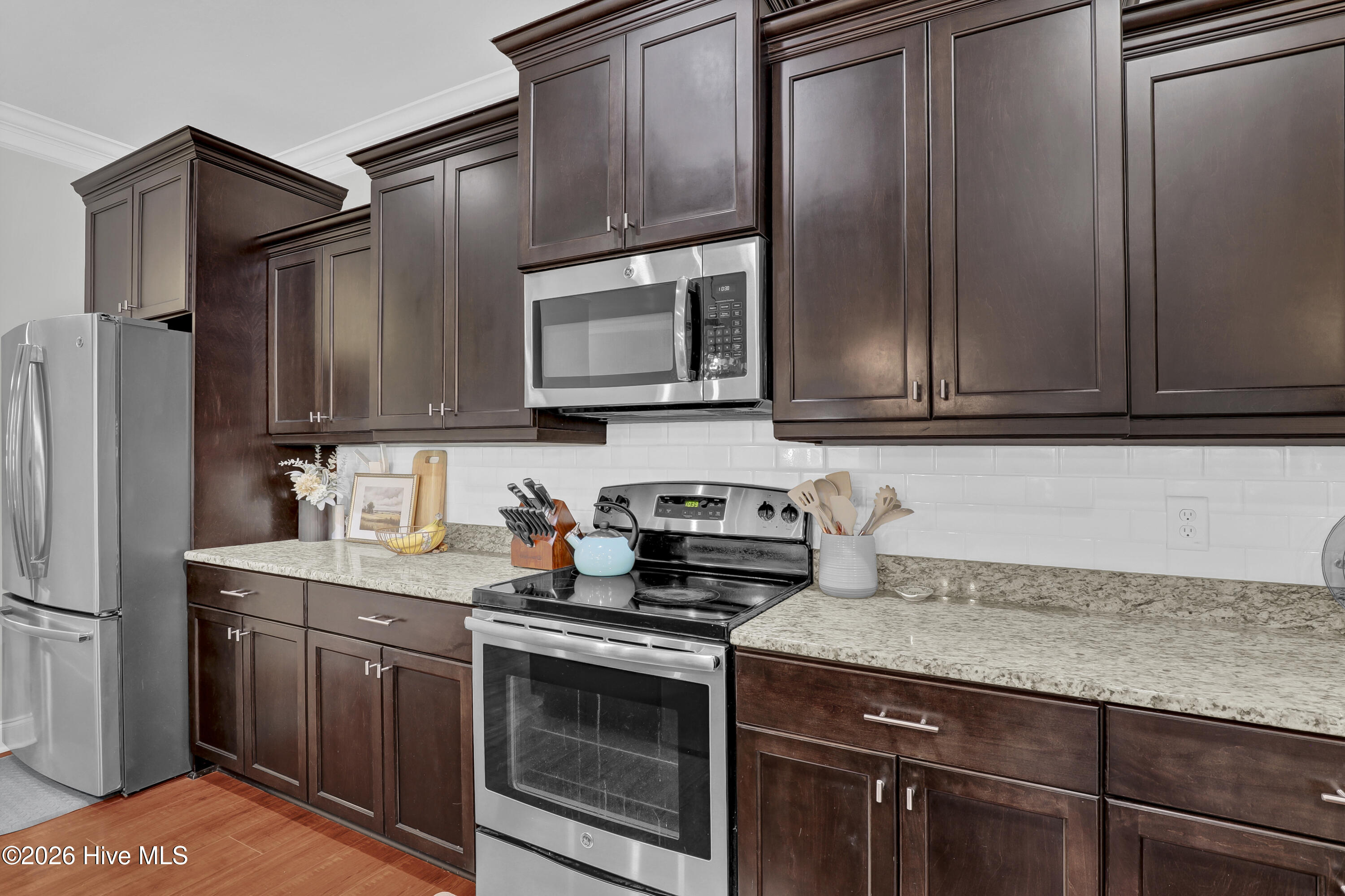 100562541 | Photo 12