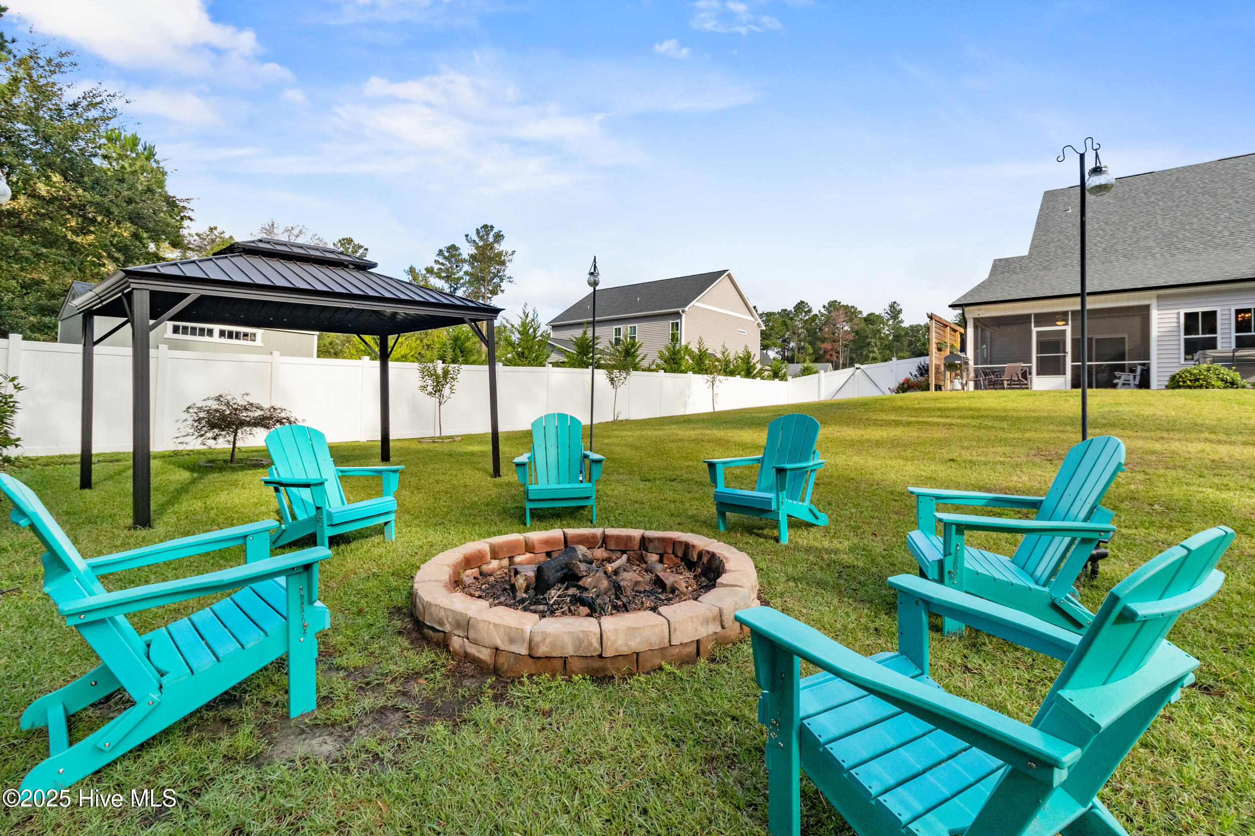 100536261 | Photo 46