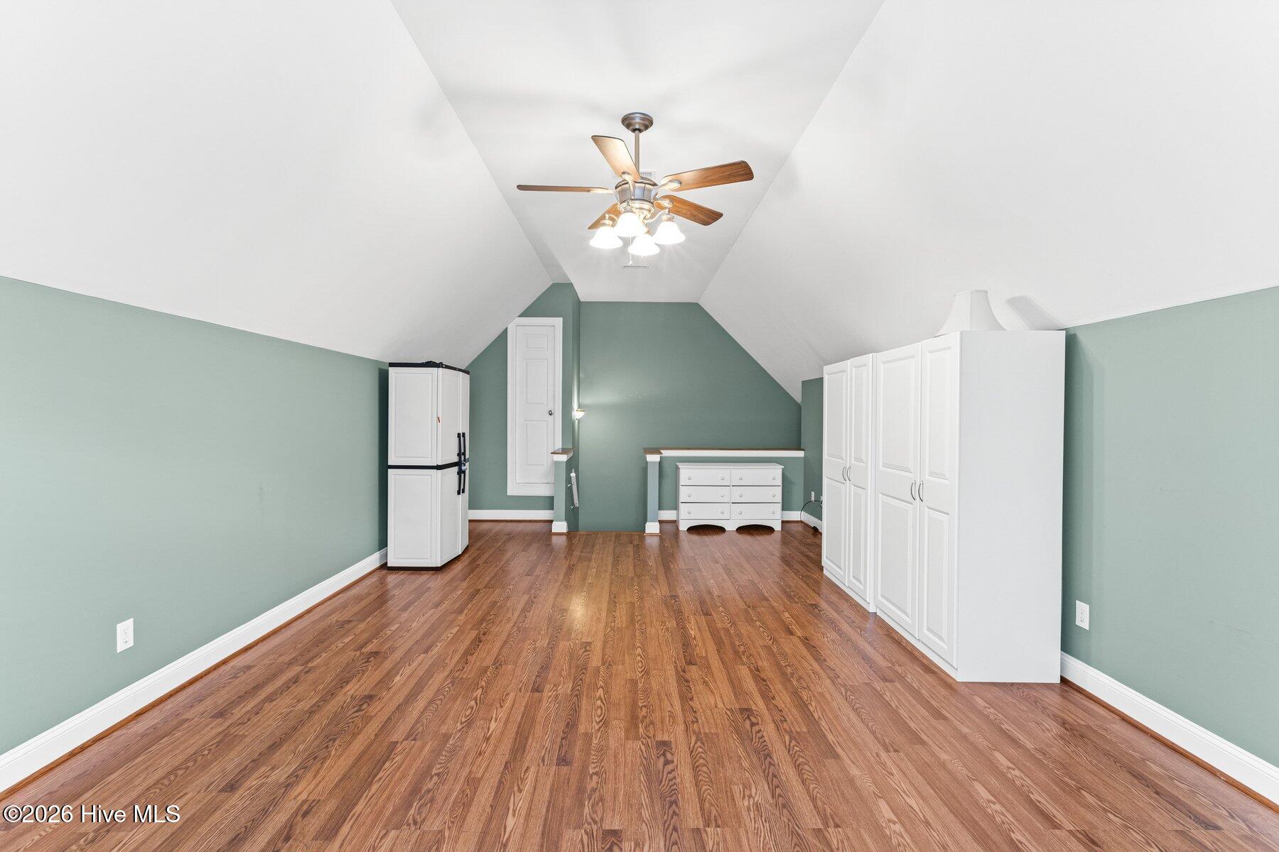 100547238 | Photo 29