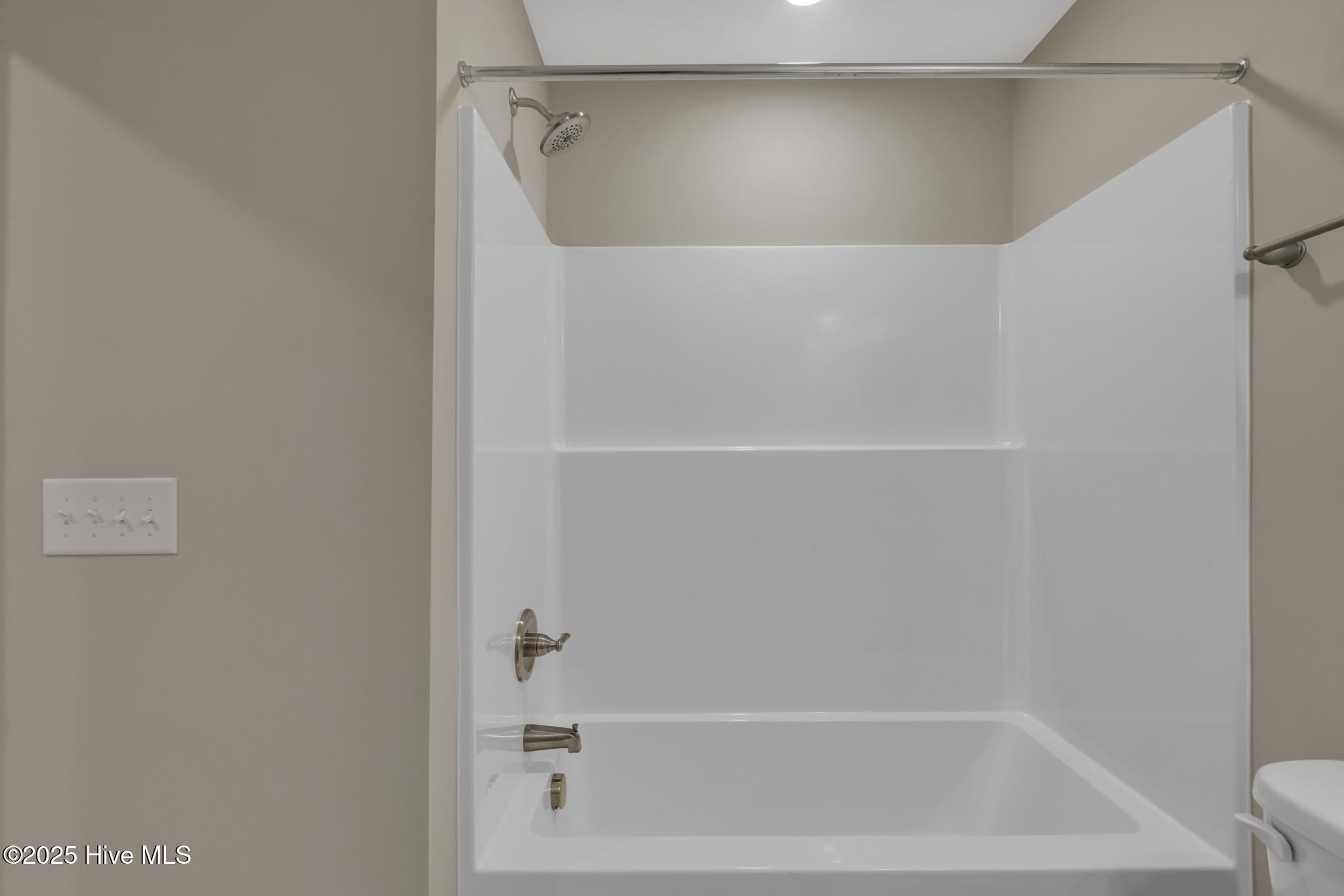 100533481 | Photo 16