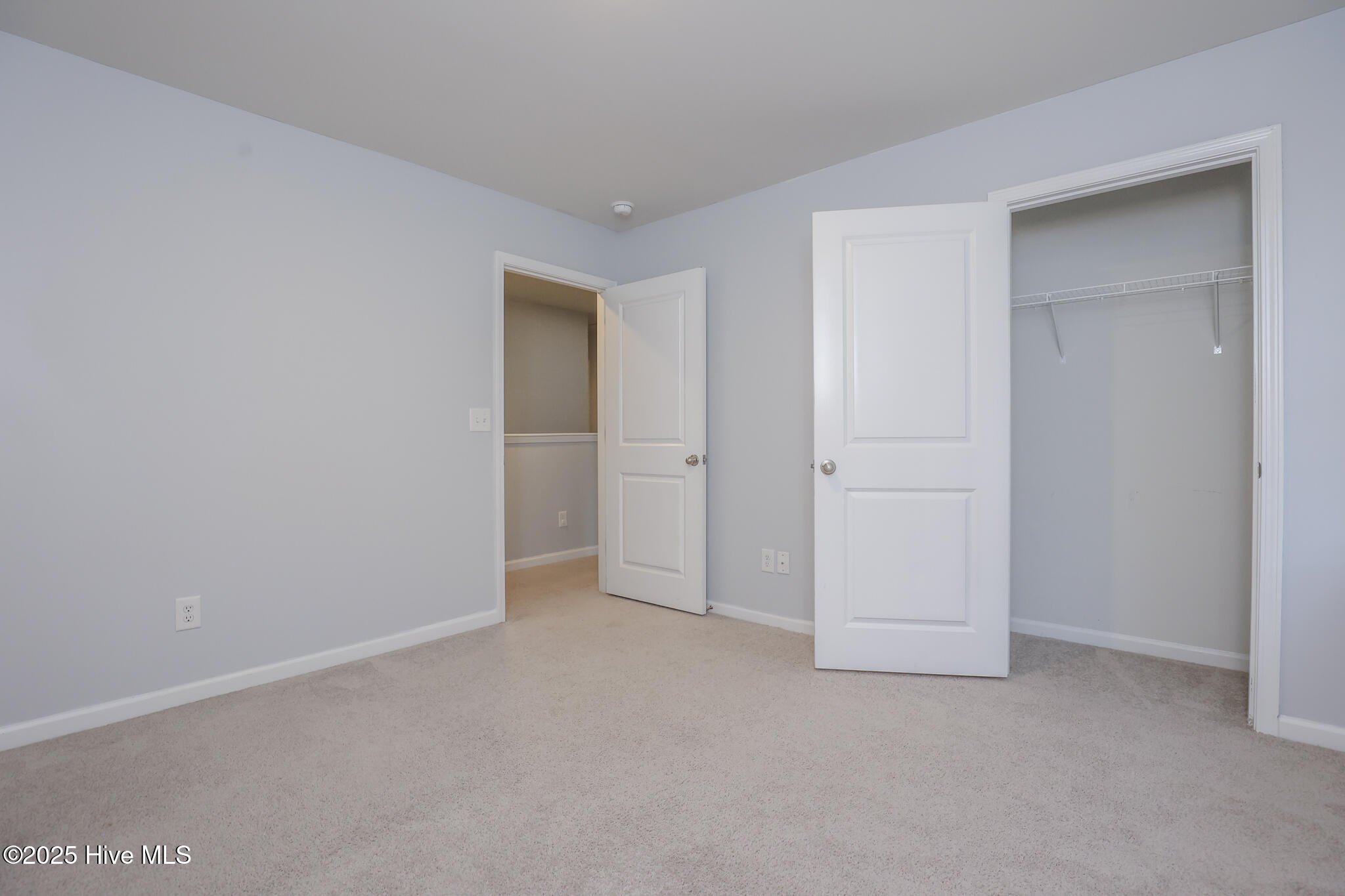 100537464 | Photo 23