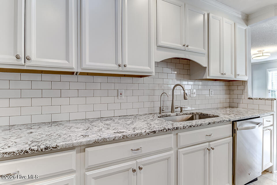 100567381 | Photo 17