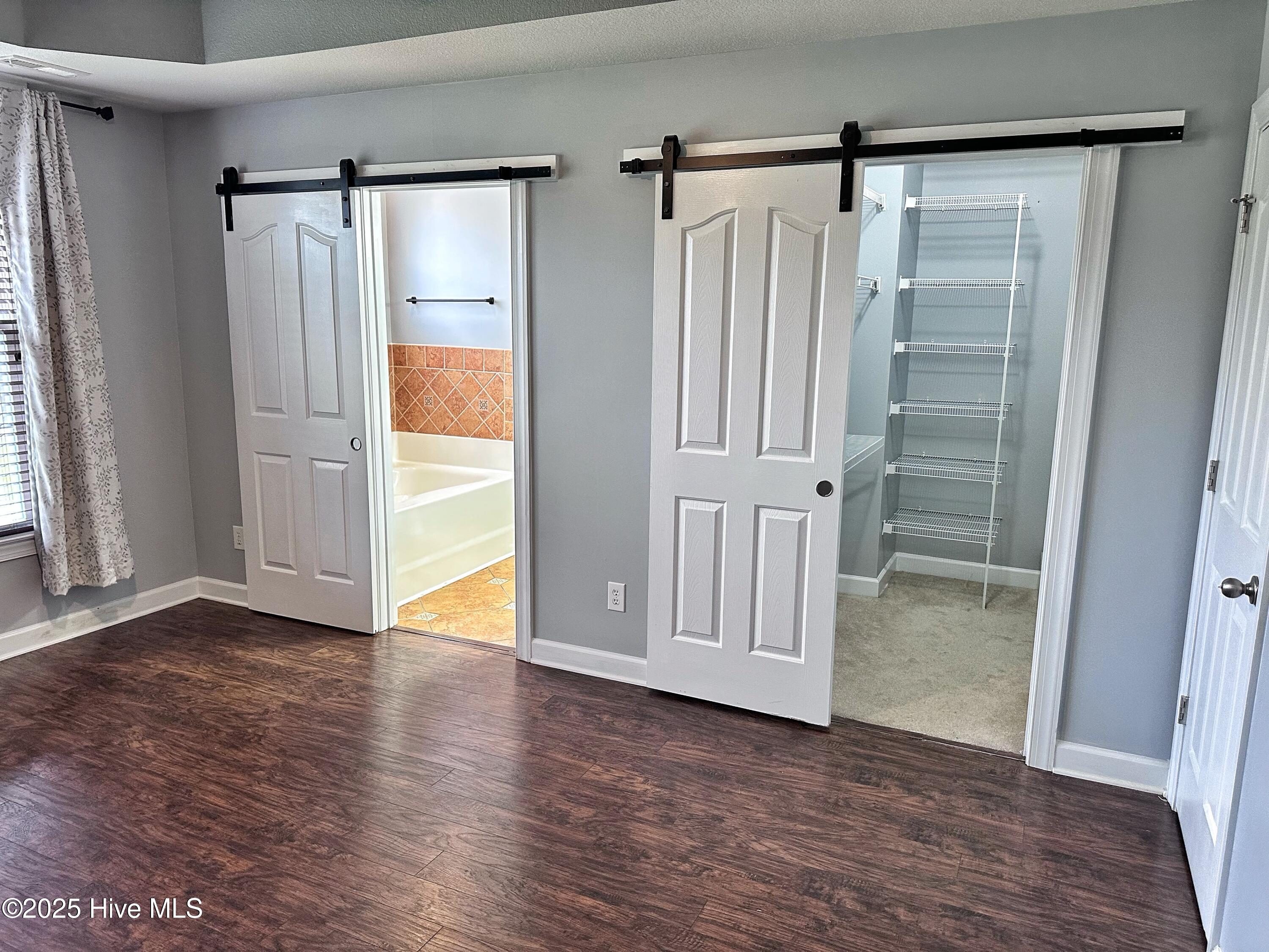 100534428 | Photo 13