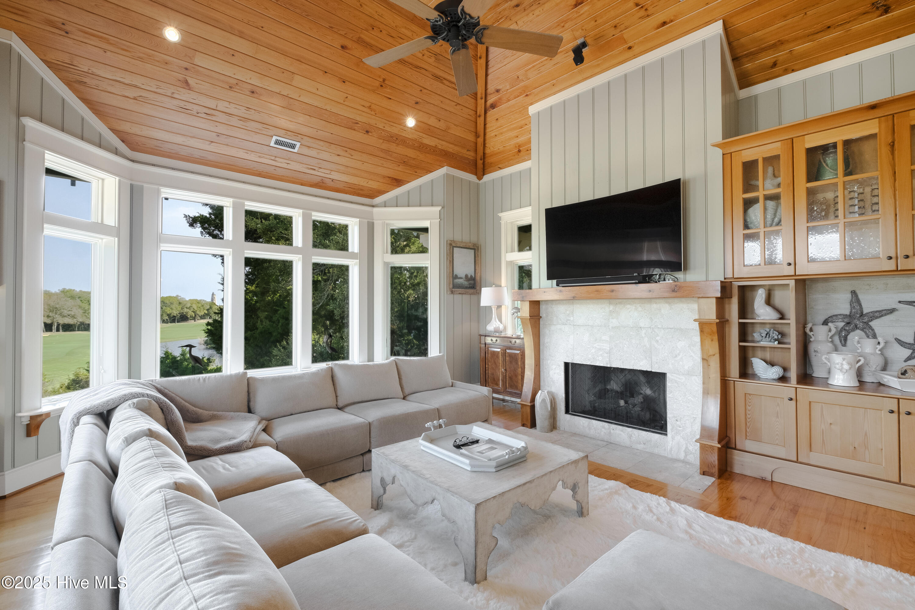 100517307 | Photo 10