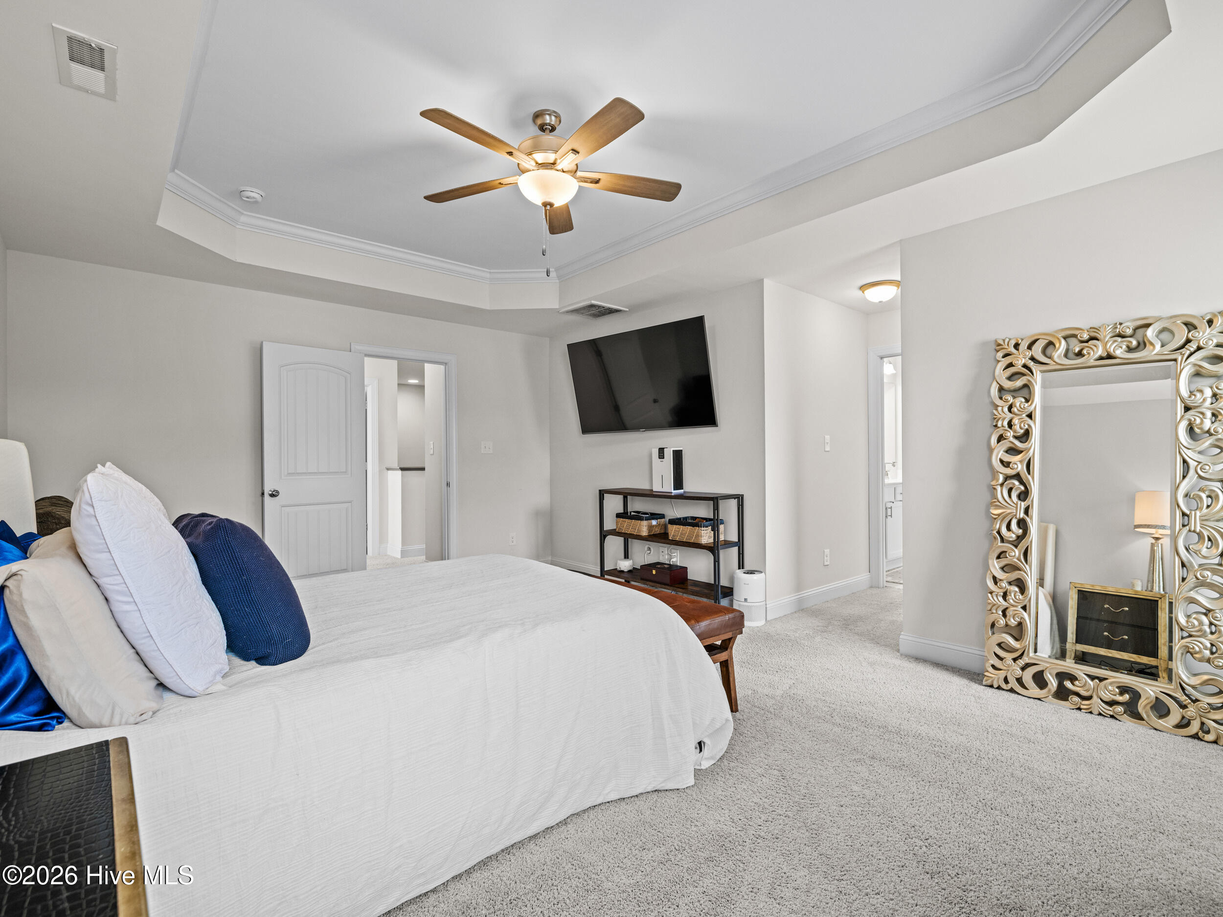 100569509 | Photo 39