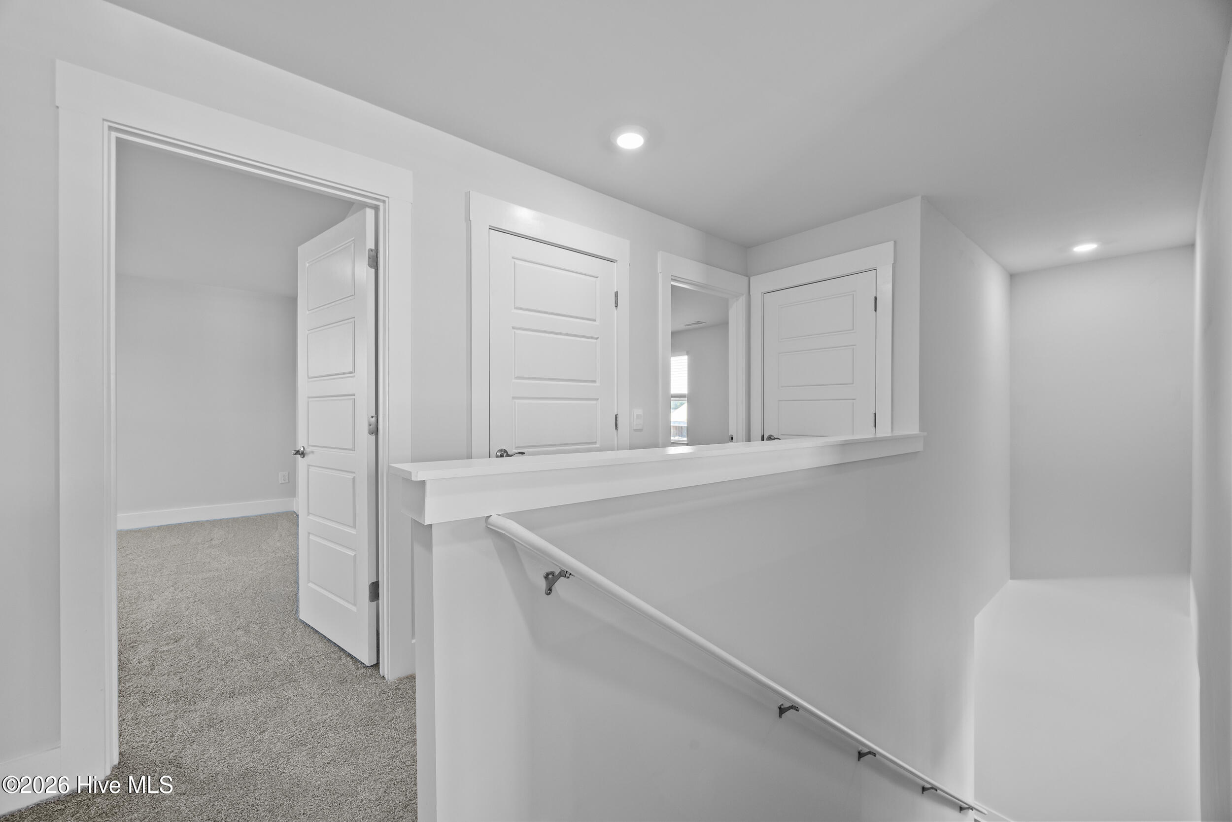 100547458 | Photo 30