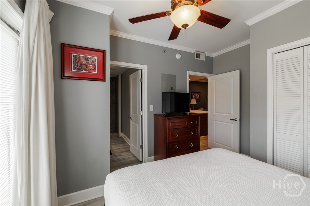 250 W Broad Street 304