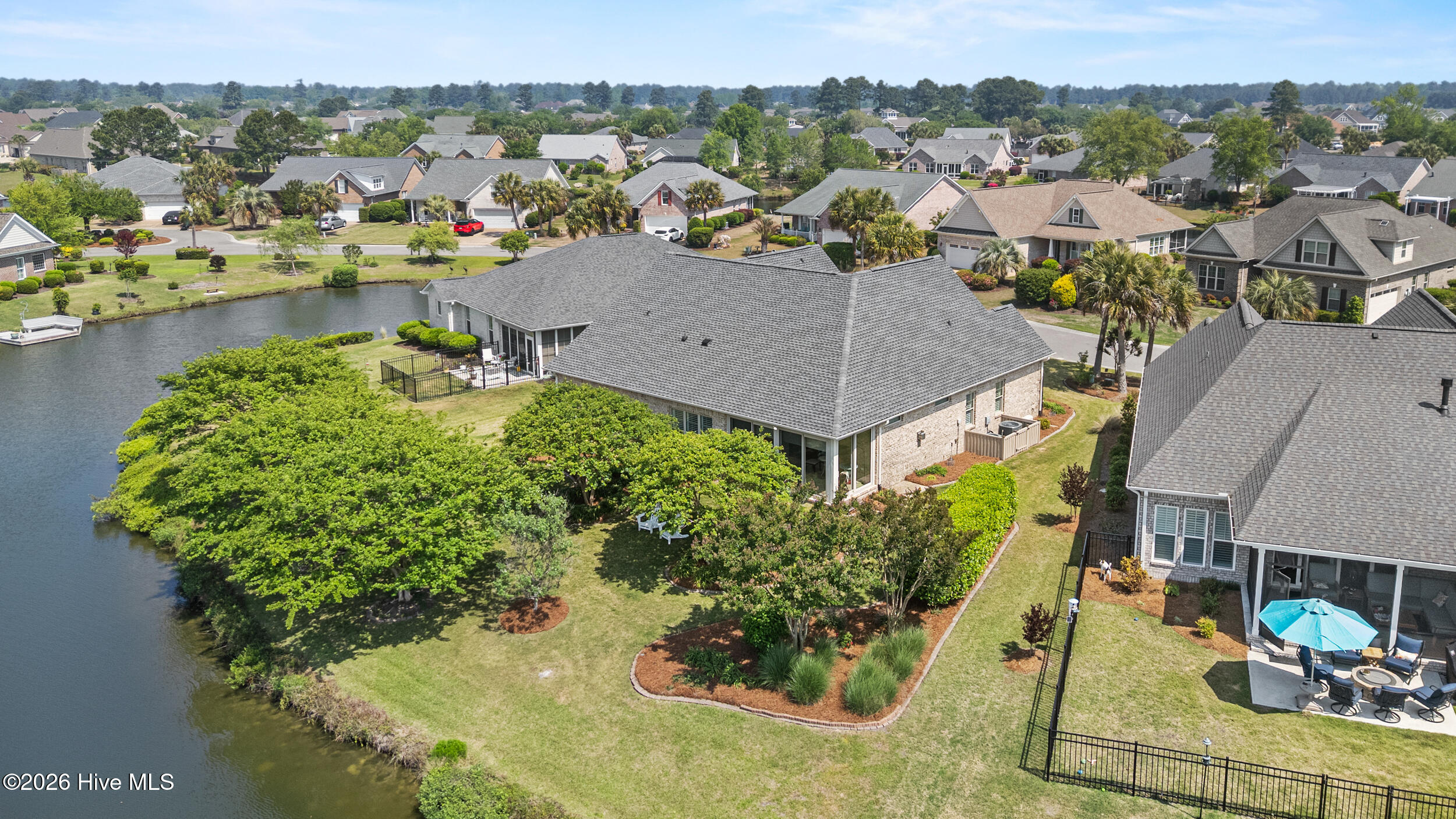 100566024 | Photo 43