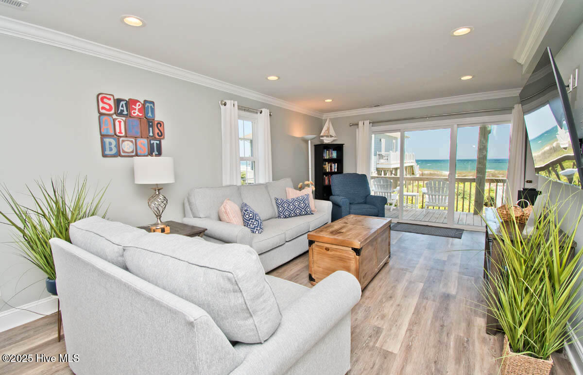 100528941 | Photo 23