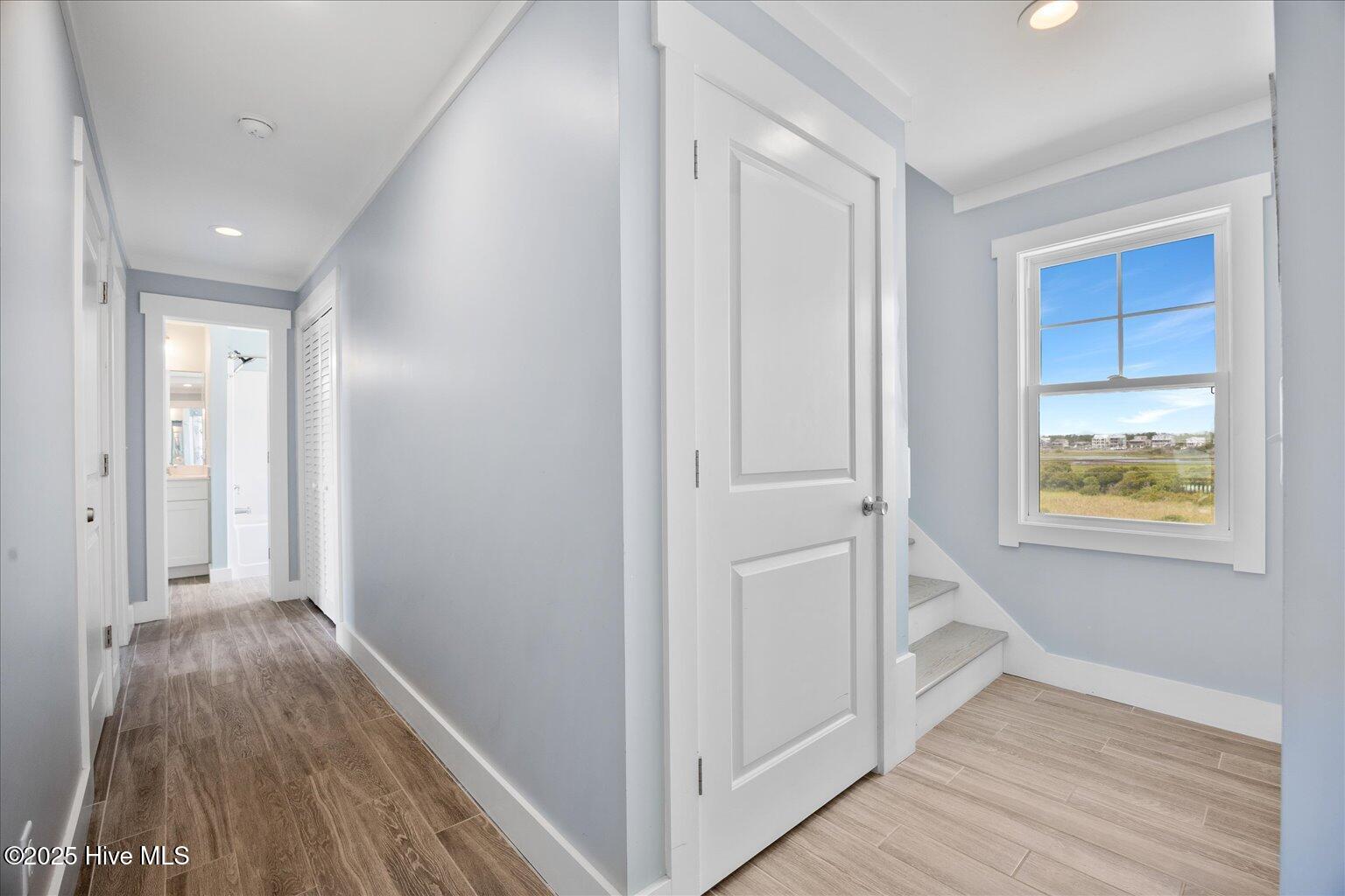 100528040 | Photo 22