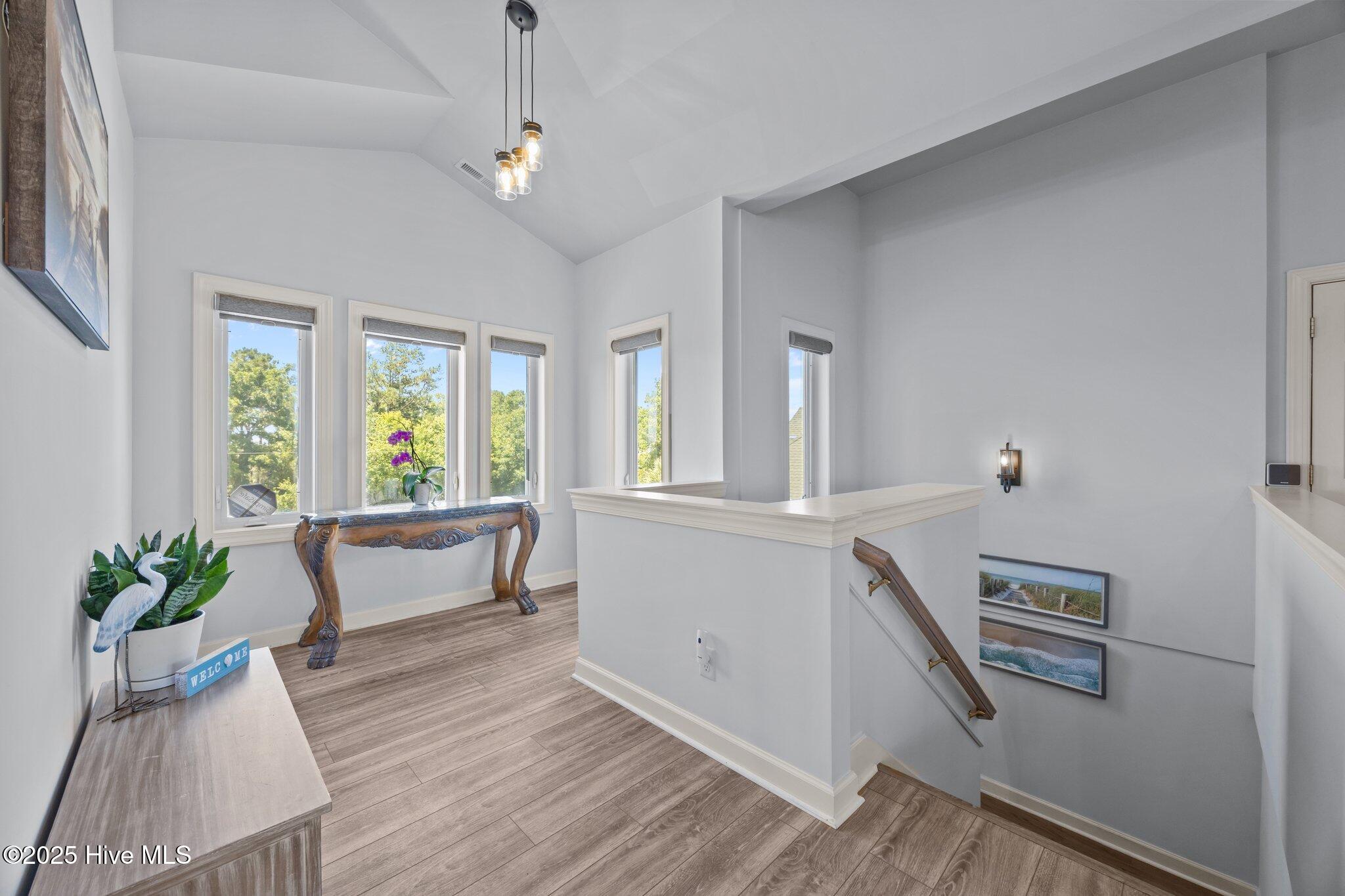 100517402 | Photo 28