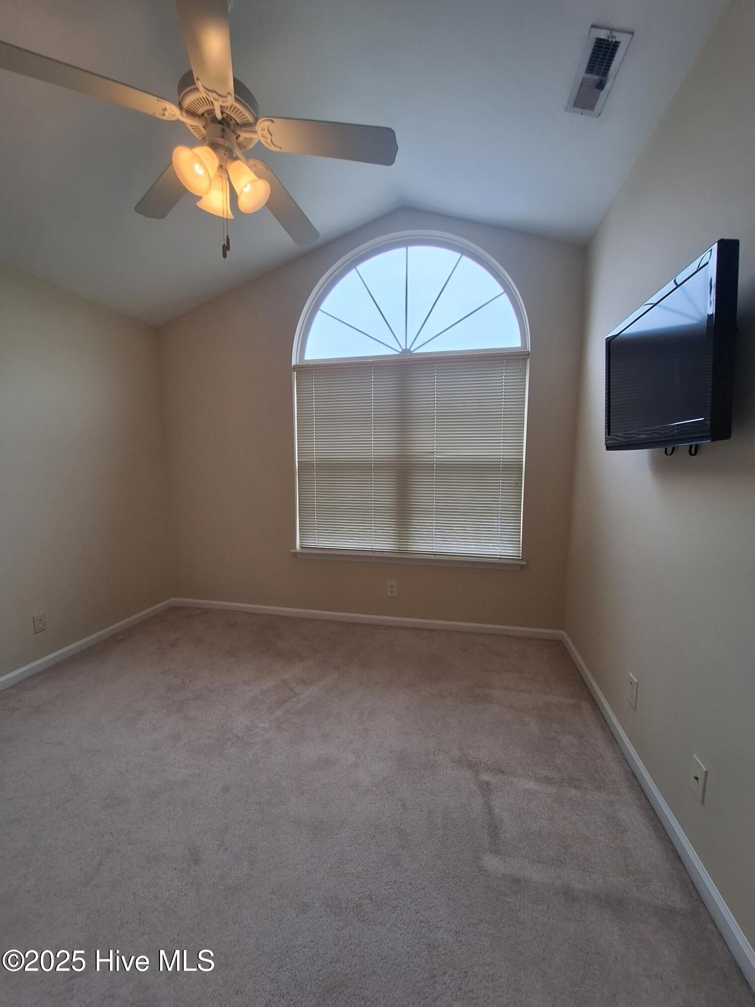 King Richard Court 2412 E (7)