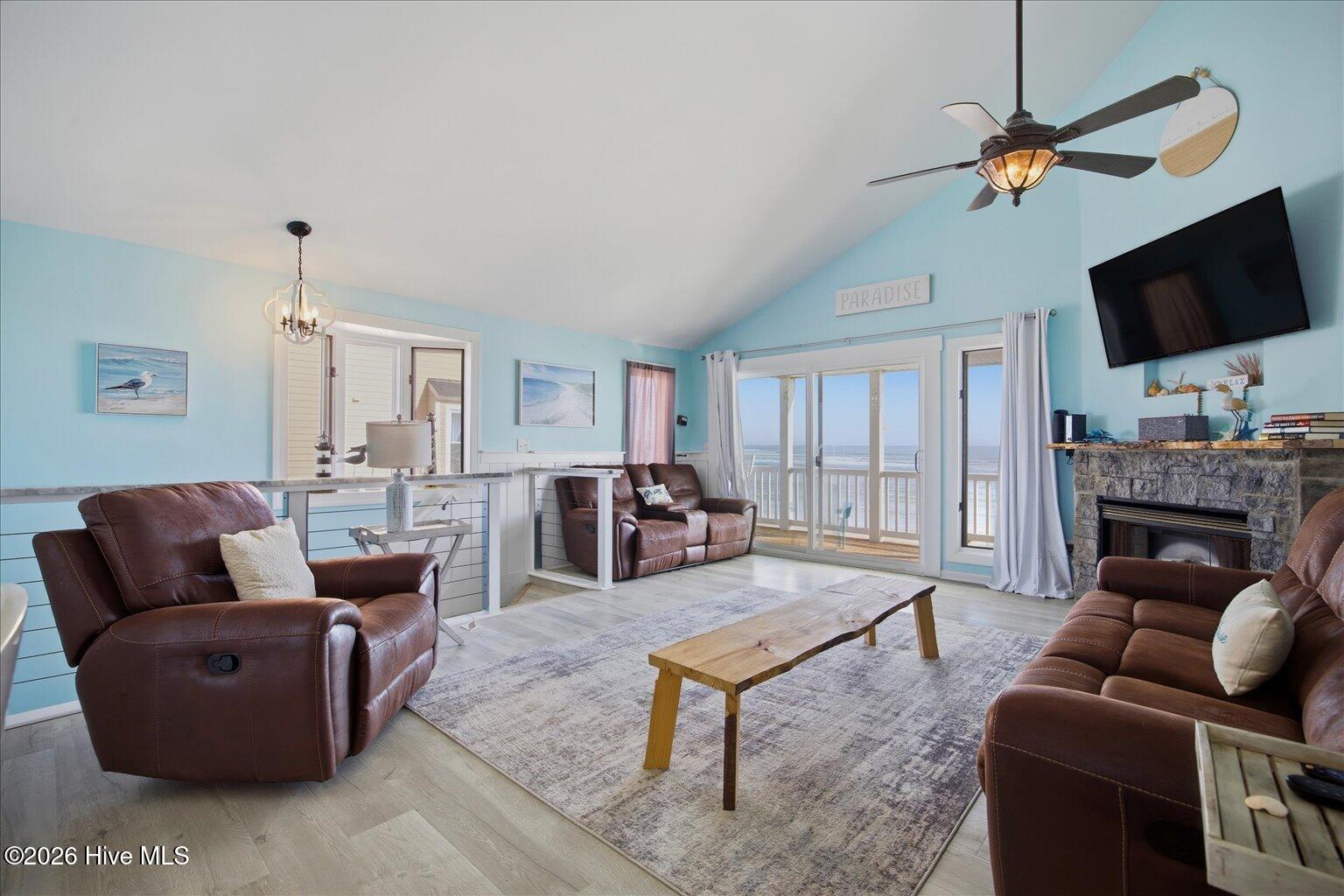 100555921 | Photo 31