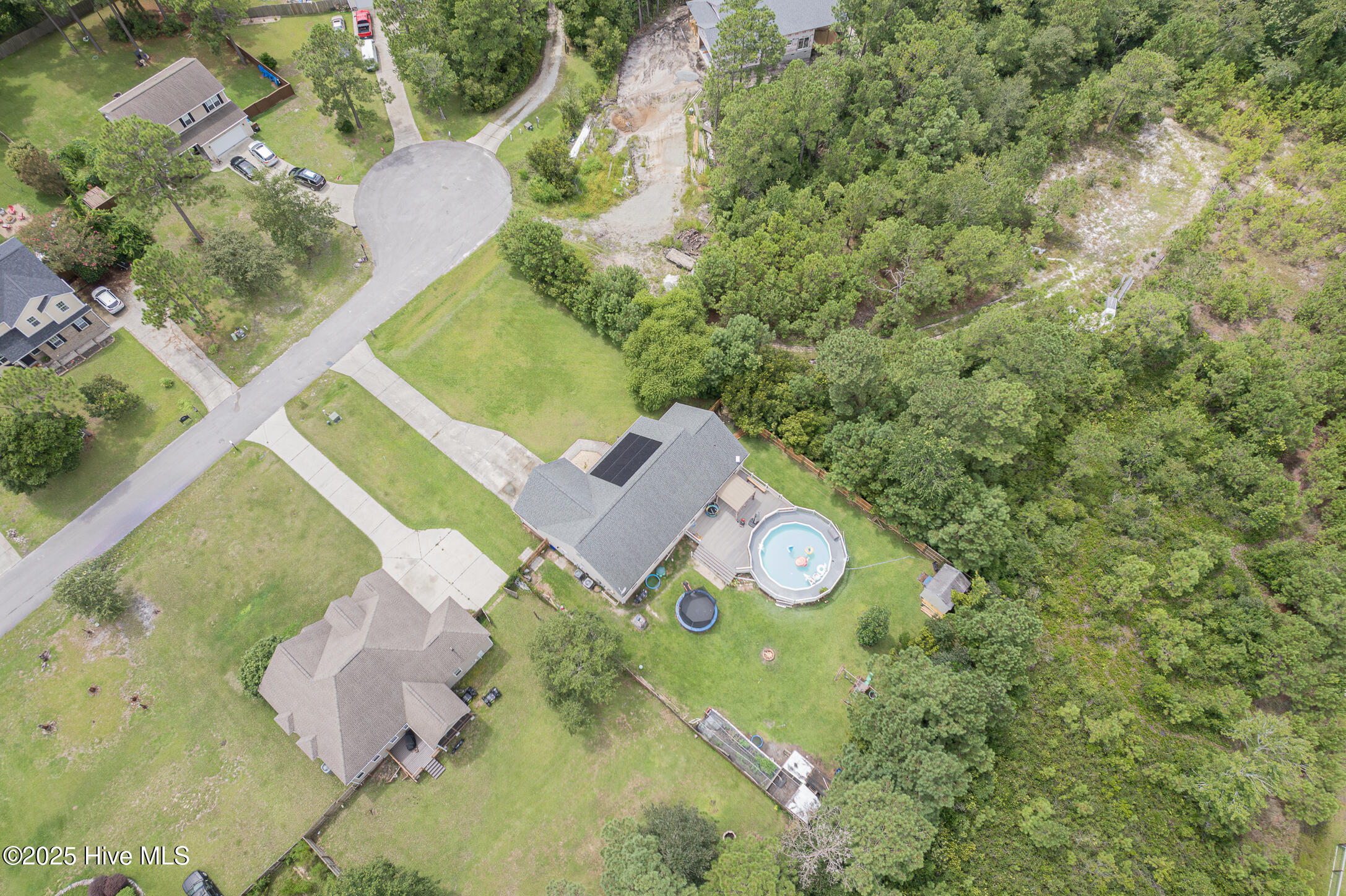 100525059 | Photo 33