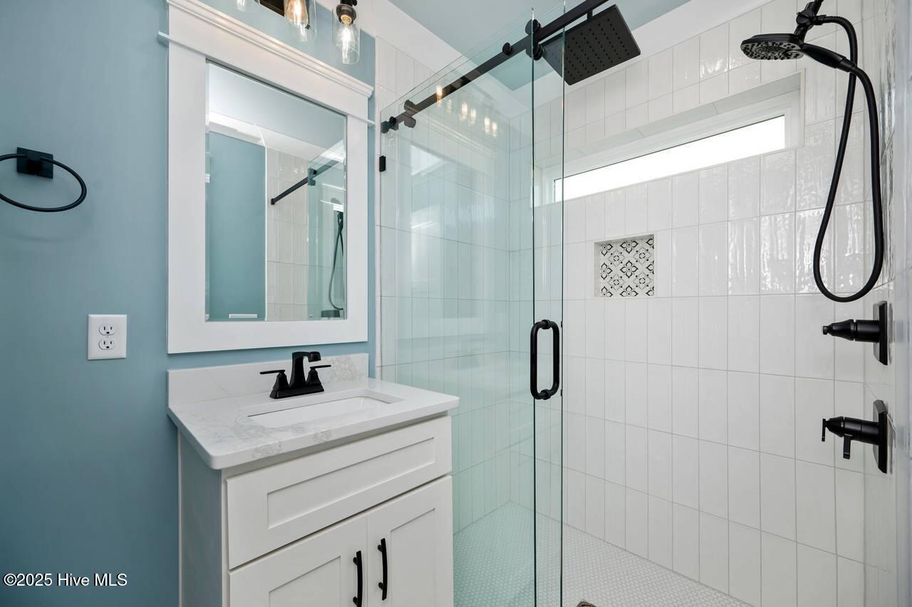 100527522 | Photo 40