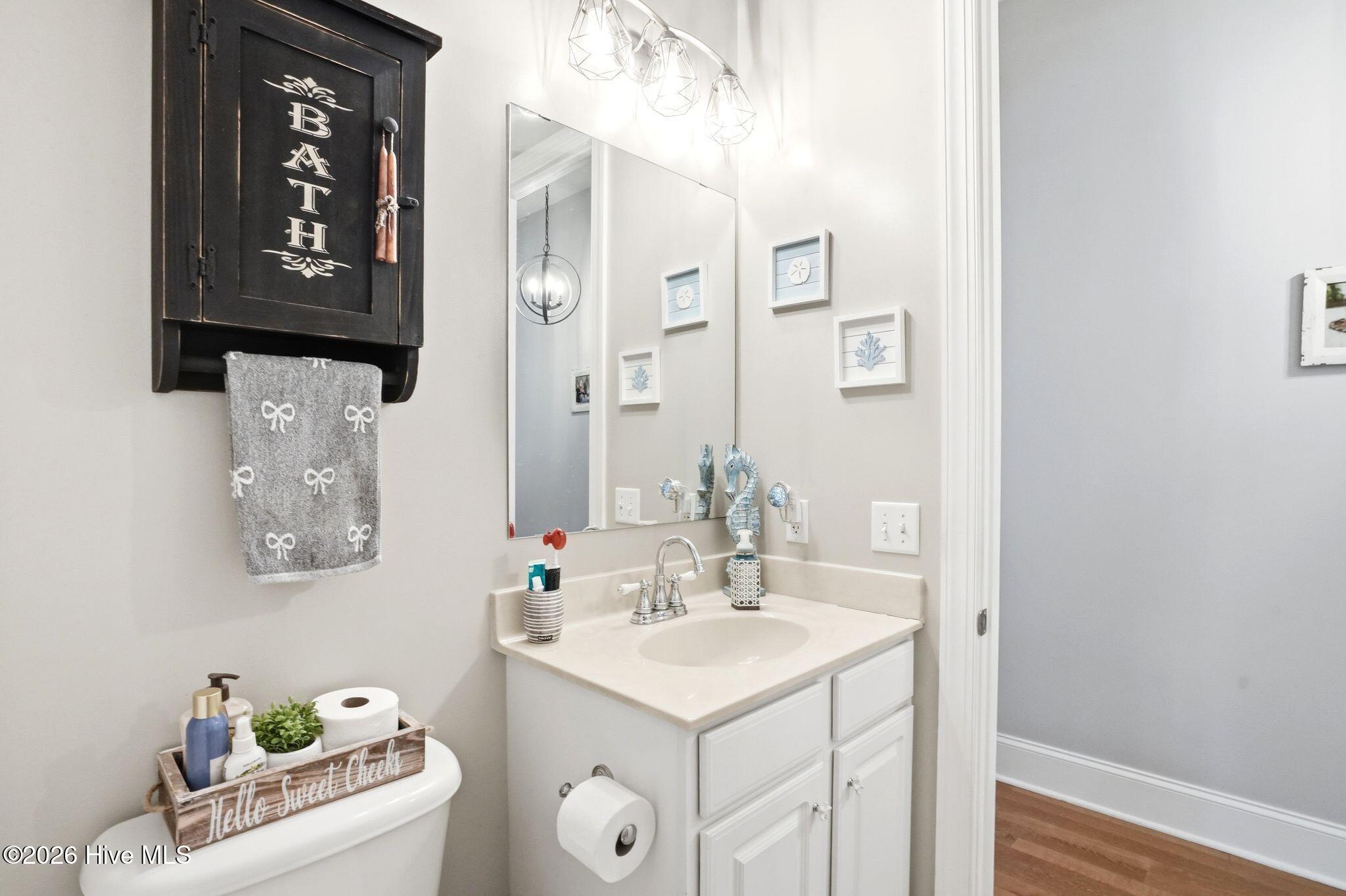 100561689 | Photo 35