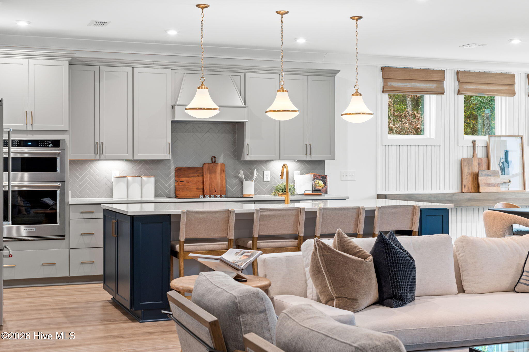 100552049 | Photo 36