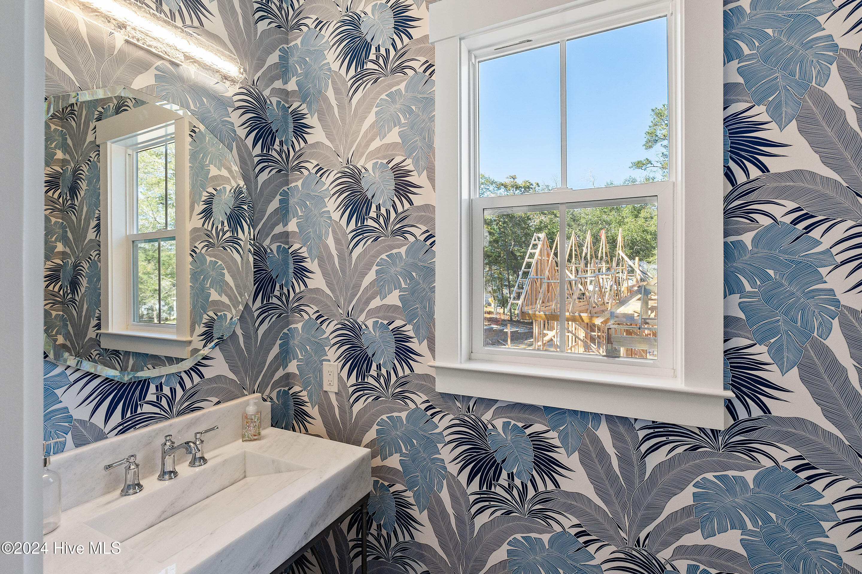 100451918 | Photo 27