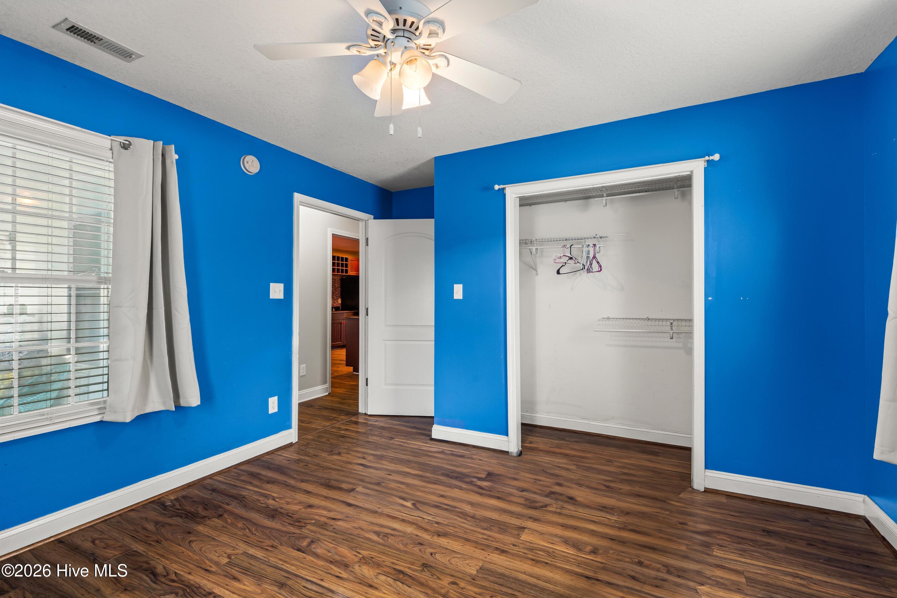 100559175 | Photo 30