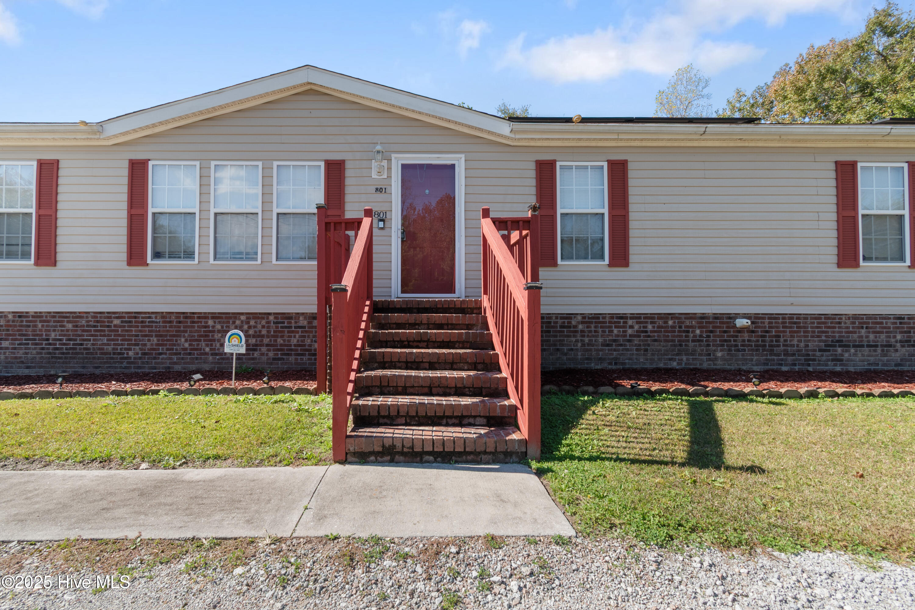 801 Maynard Boulevard, Jacksonville, NC 28546 – photo 4: DSC_7667