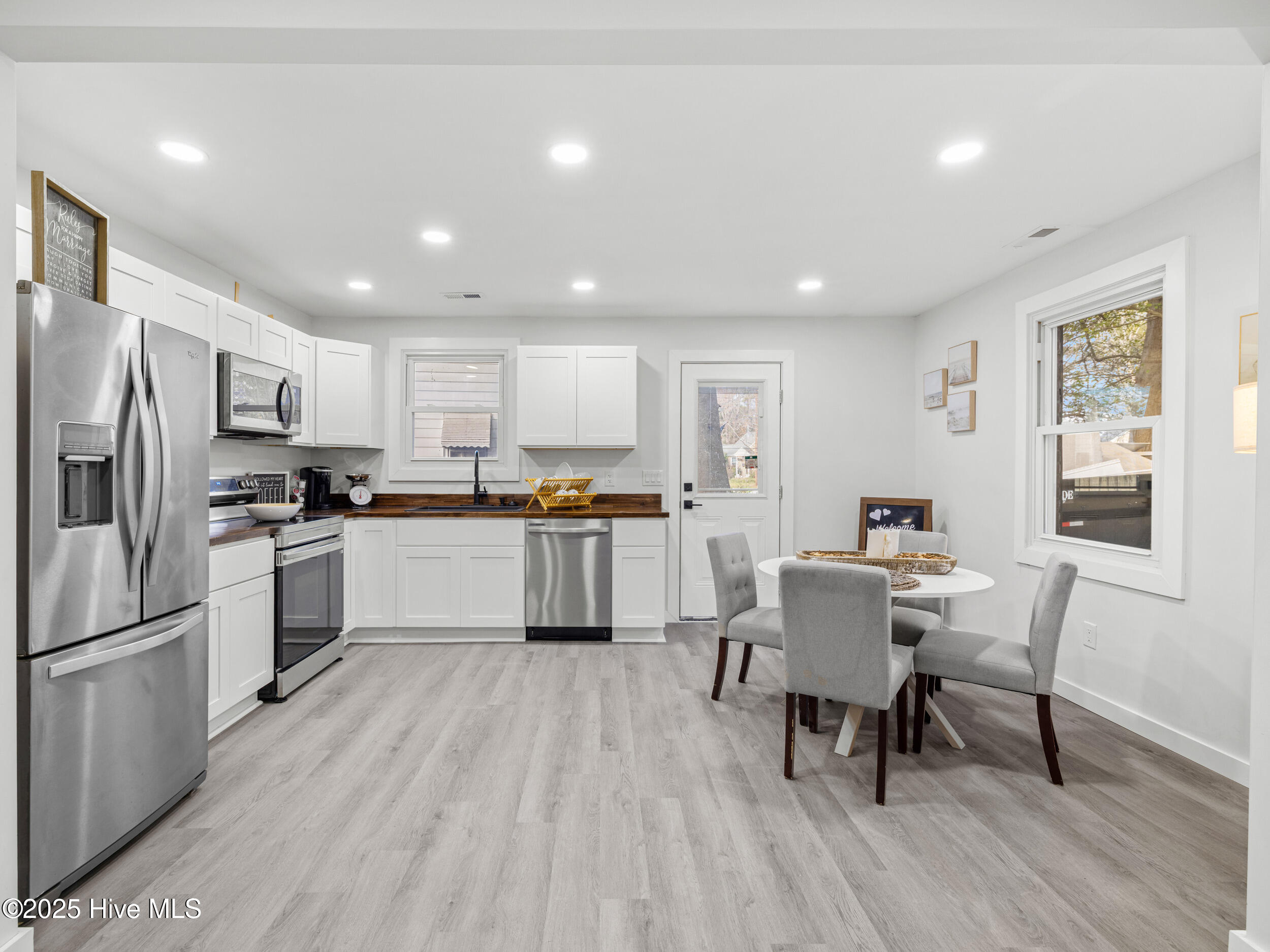 100545039 | Photo 13