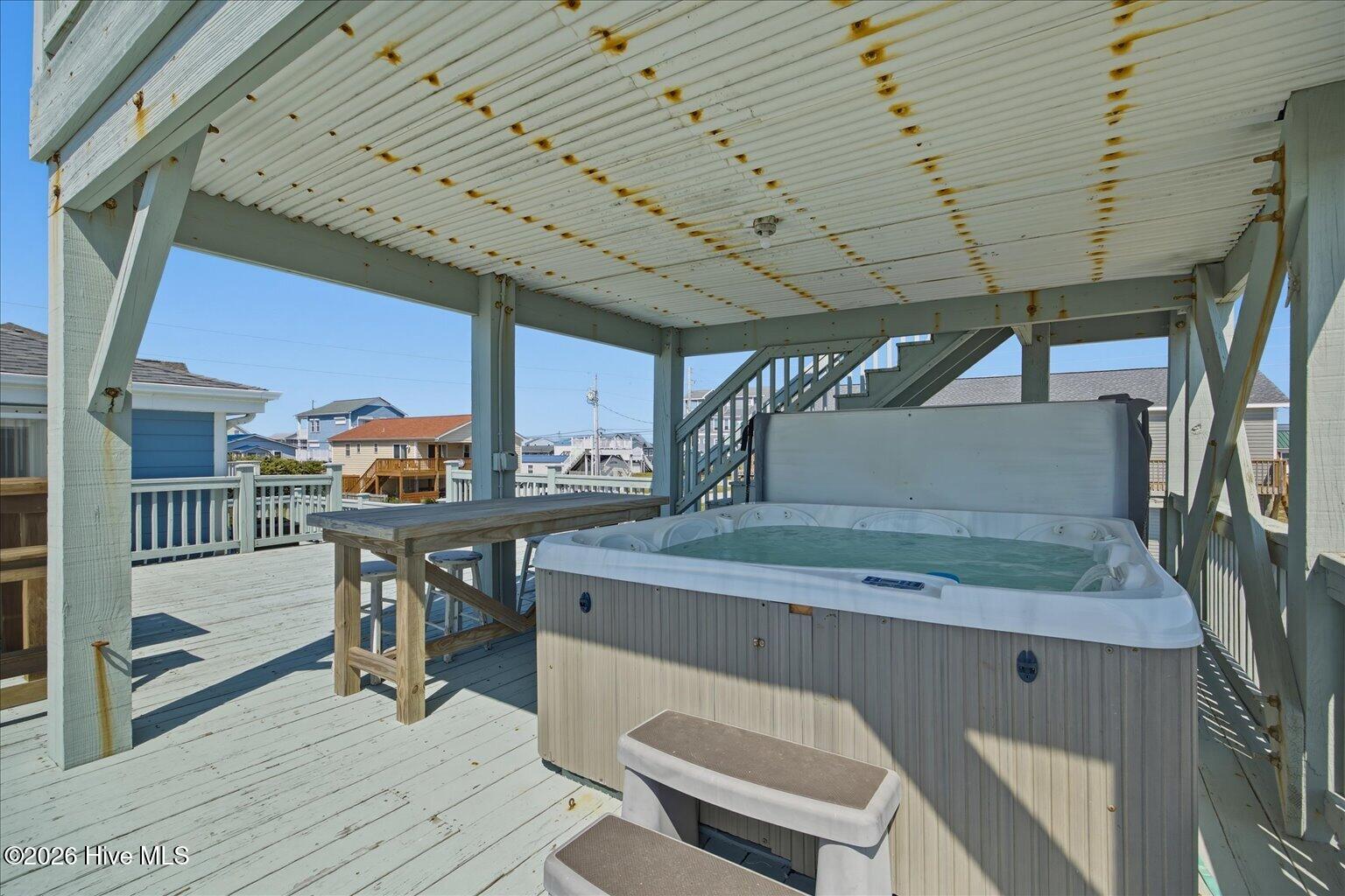 100568909 | Photo 40