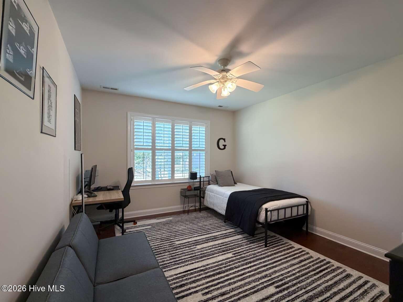 100566099 | Photo 19