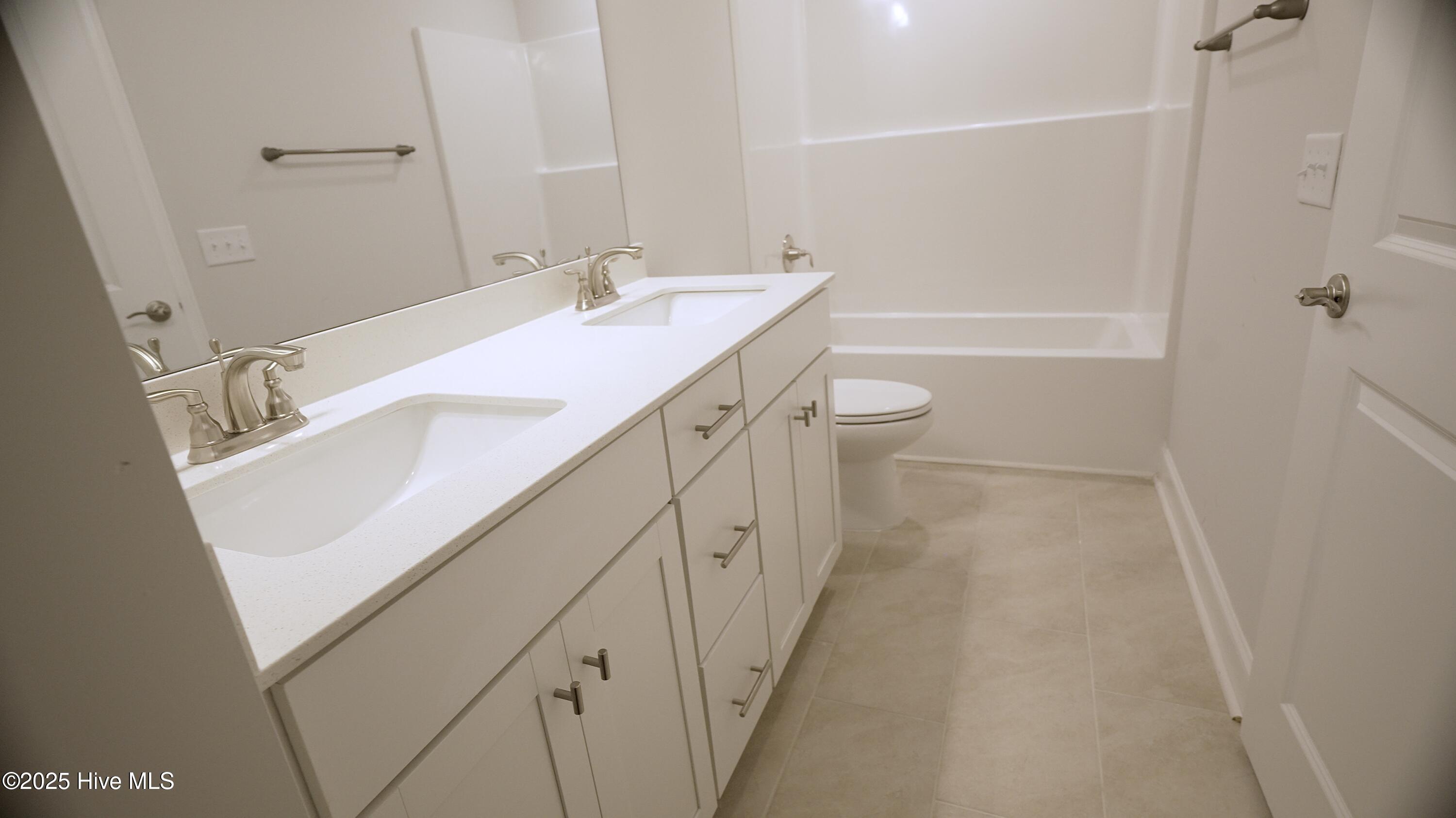 100428126 | Photo 31