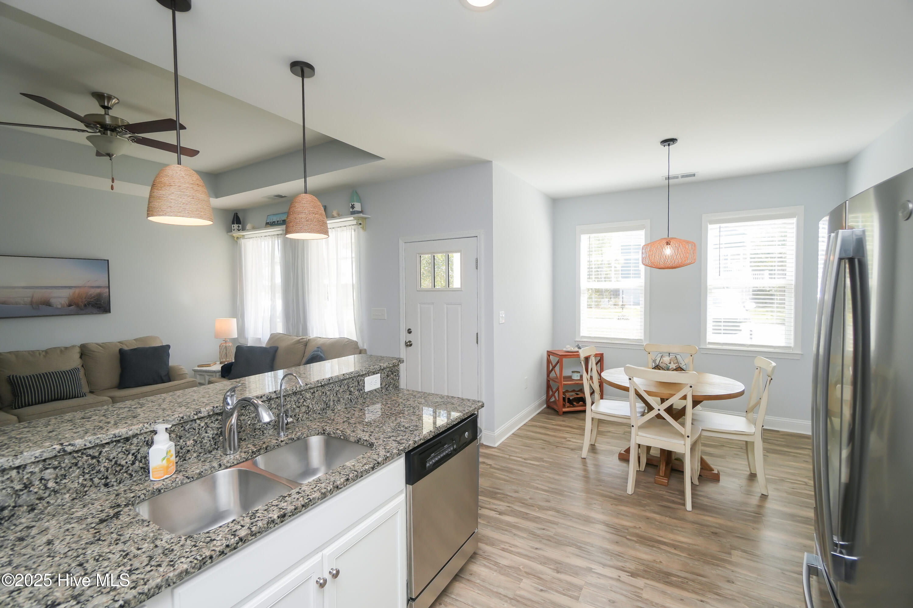 123 NE 7th St Oak Island NC-print-020-02