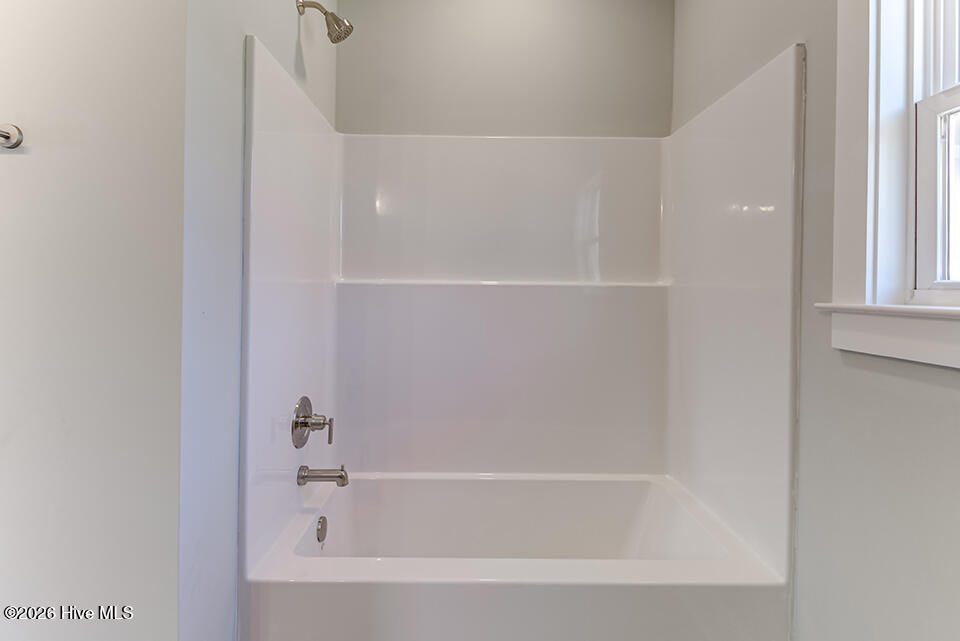 100557406 | Photo 16