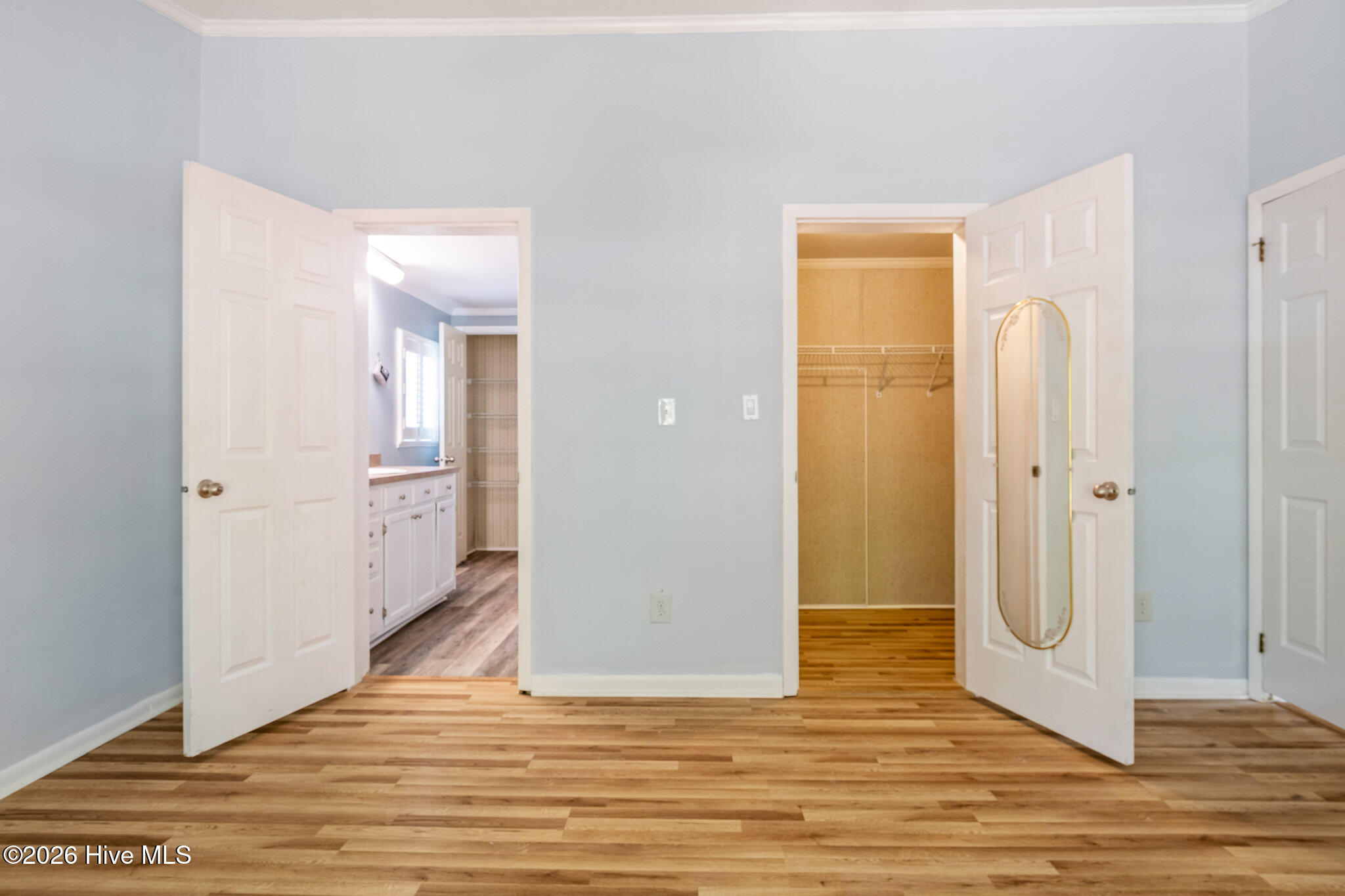 100567029 | Photo 34