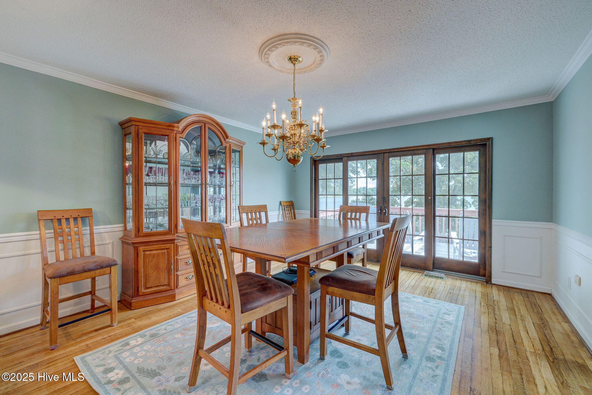 100519748 | Photo 36