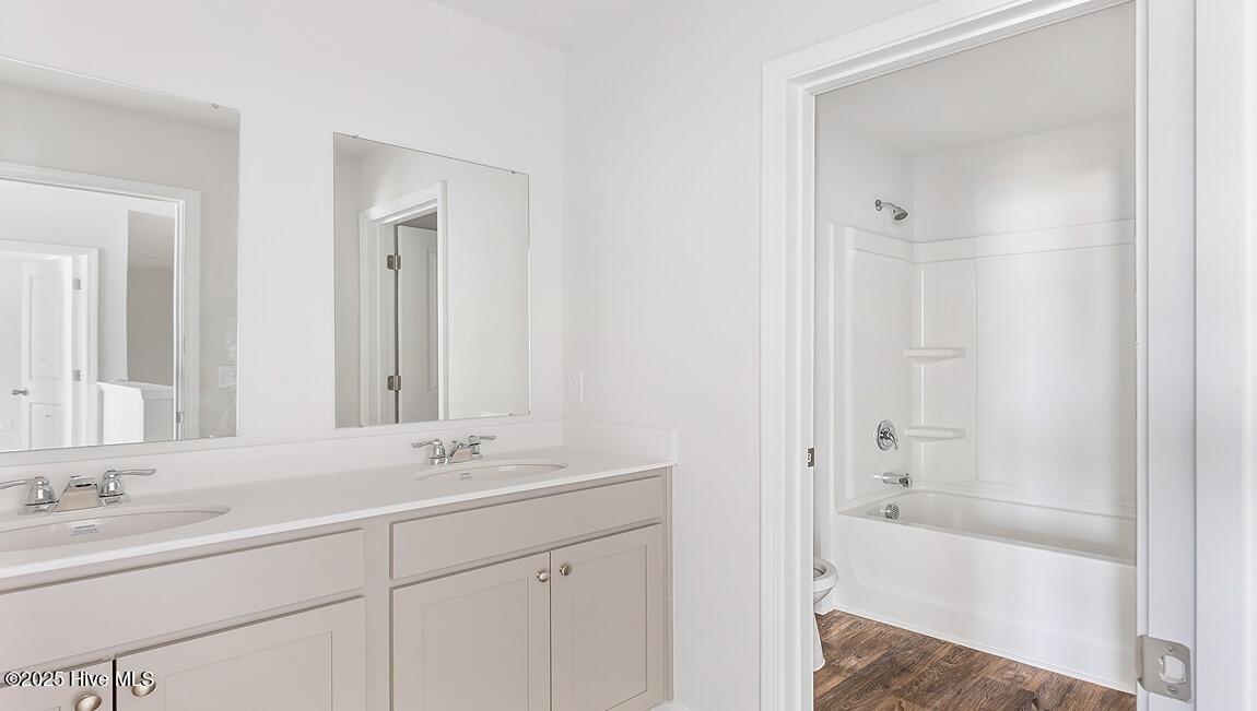 1054 Pampas Grass Drive Lot 335, Castle Hayne, NC 28429 – photo 14: Similar Home