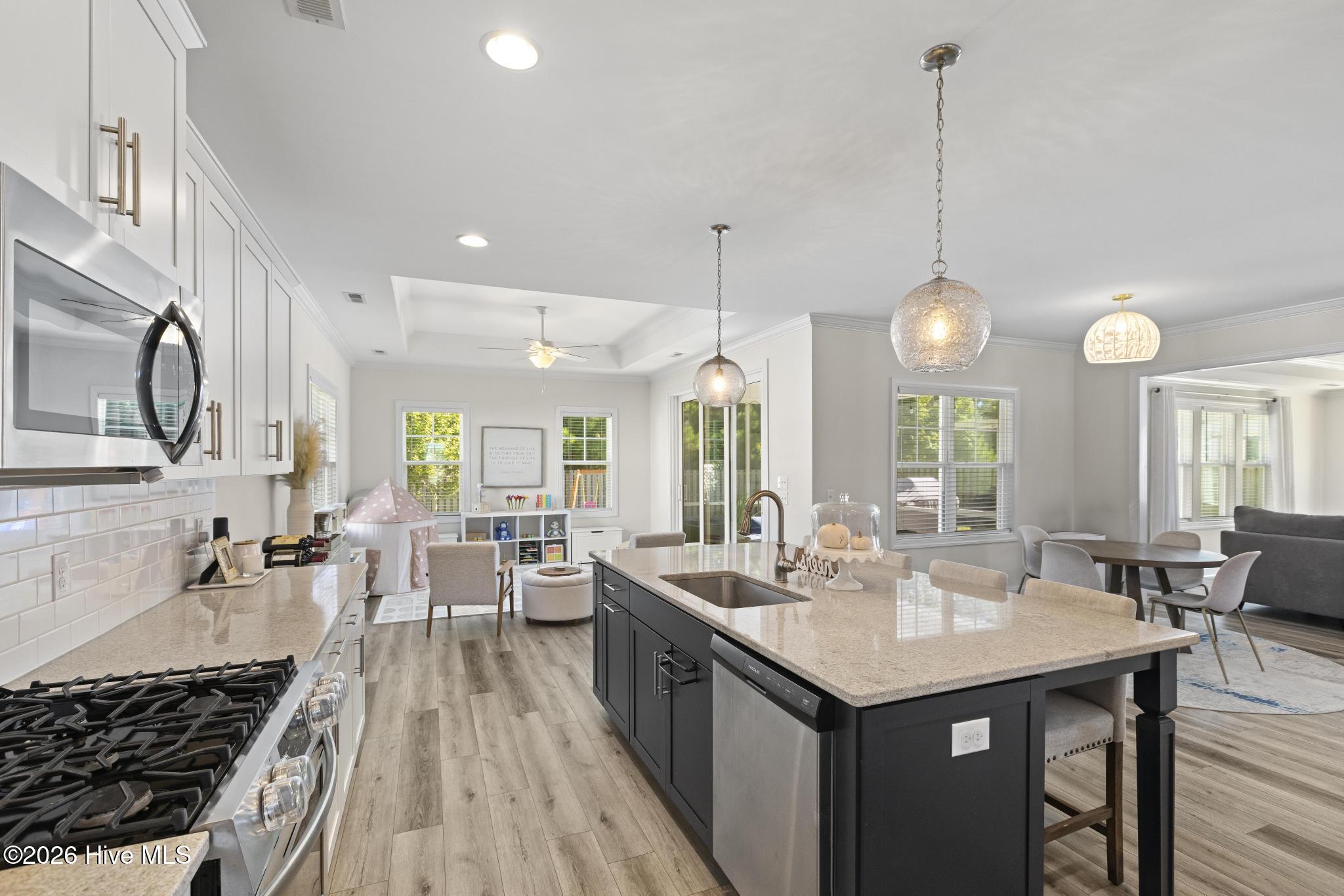 100549977 | Photo 12