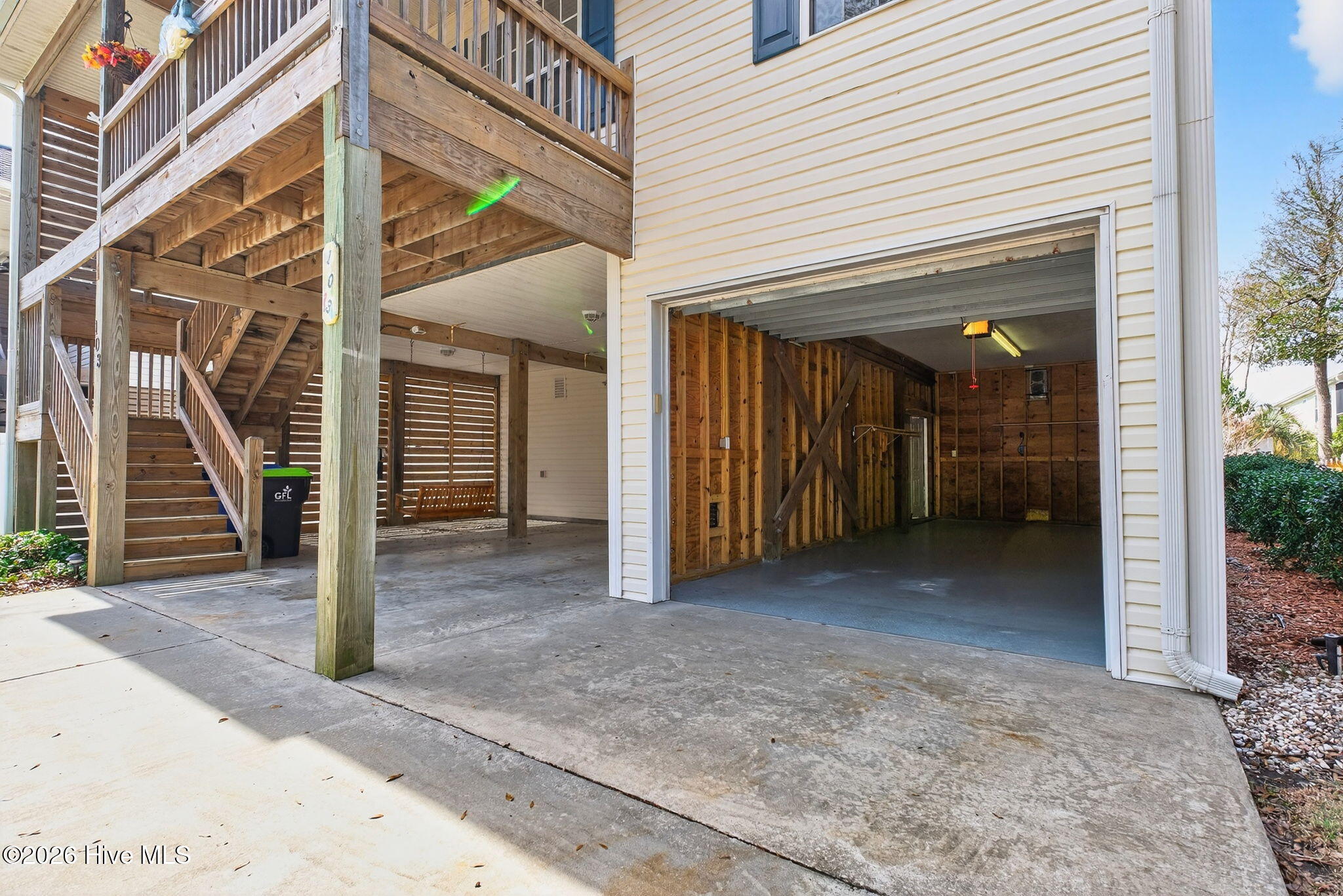 100558532 | Photo 11