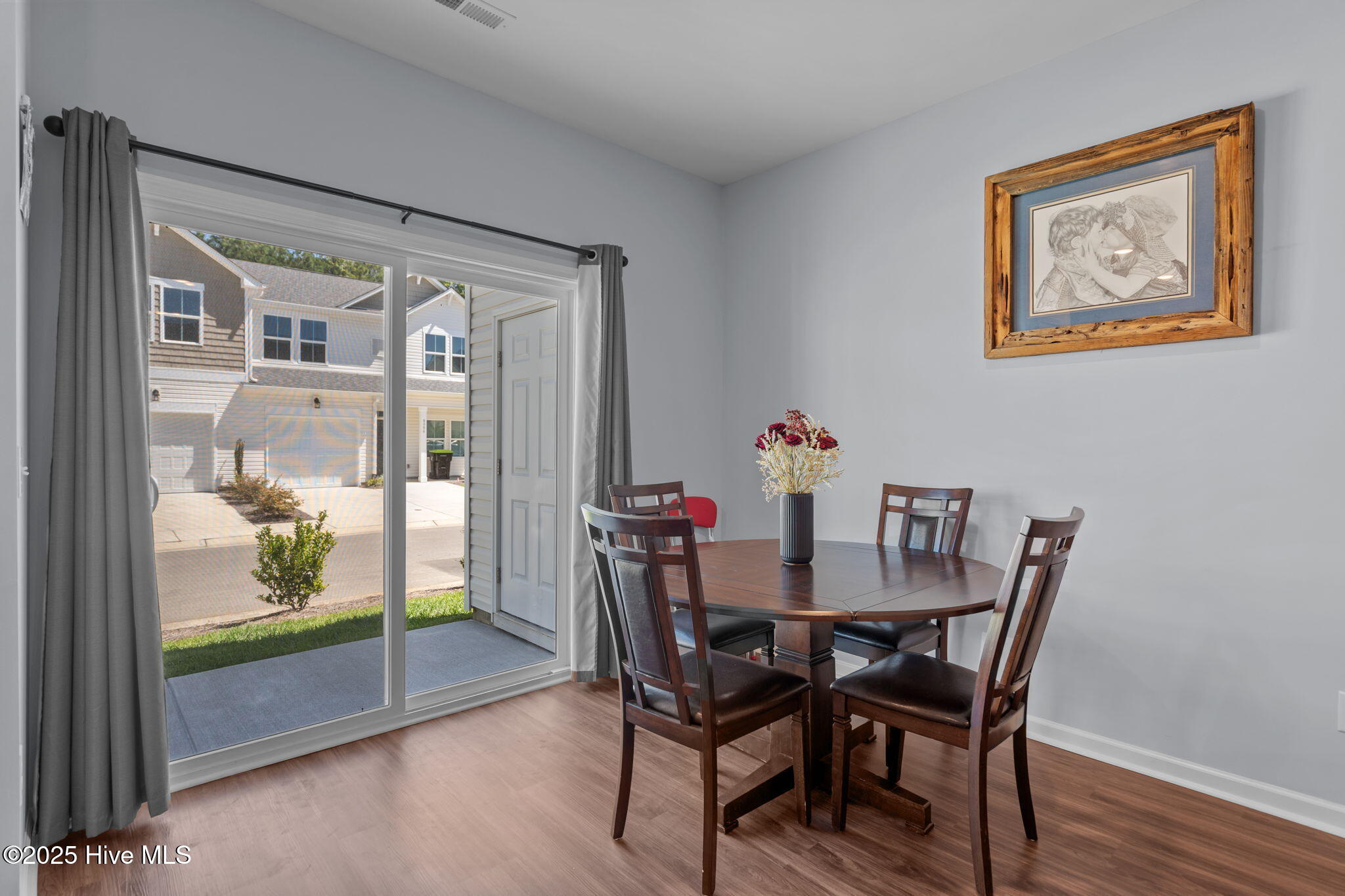 100527682 | Photo 18