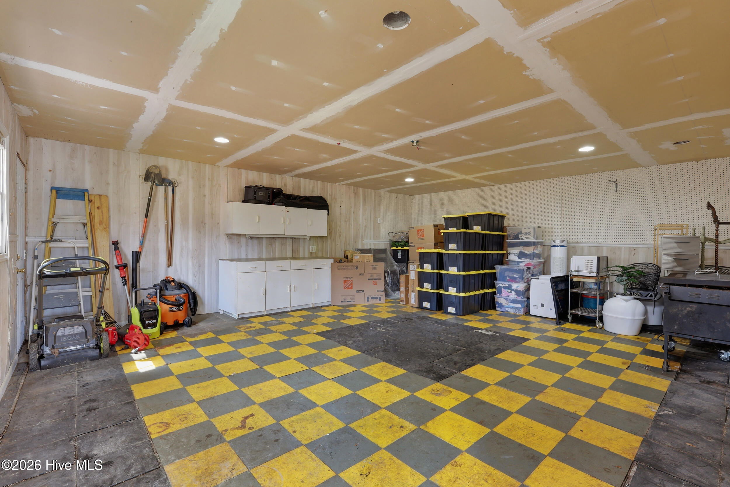 100559679 | Photo 37