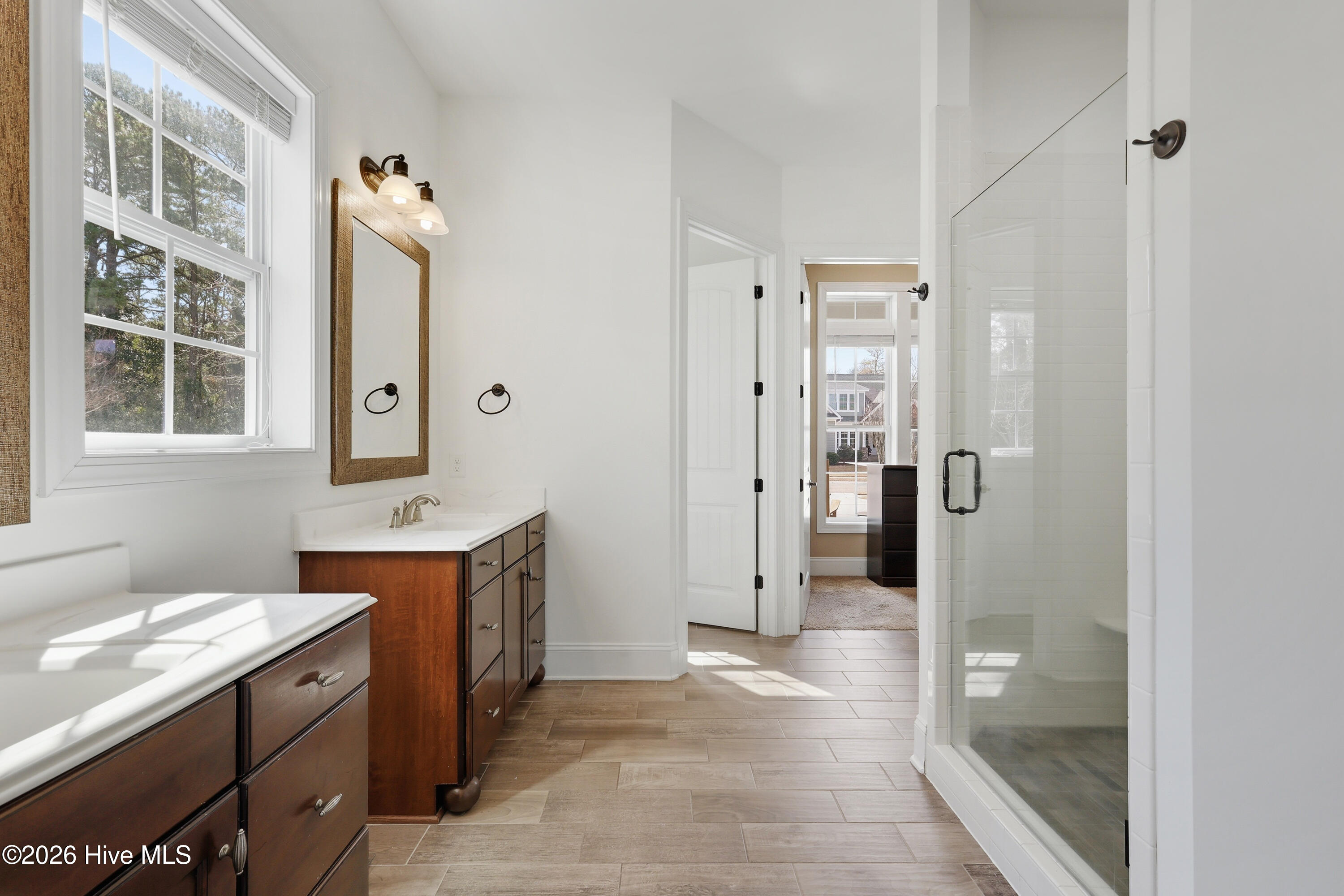 100554068 | Photo 32