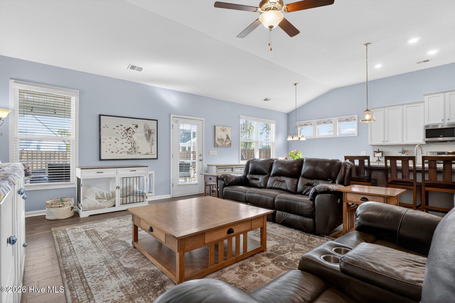 100552199 | Photo 10