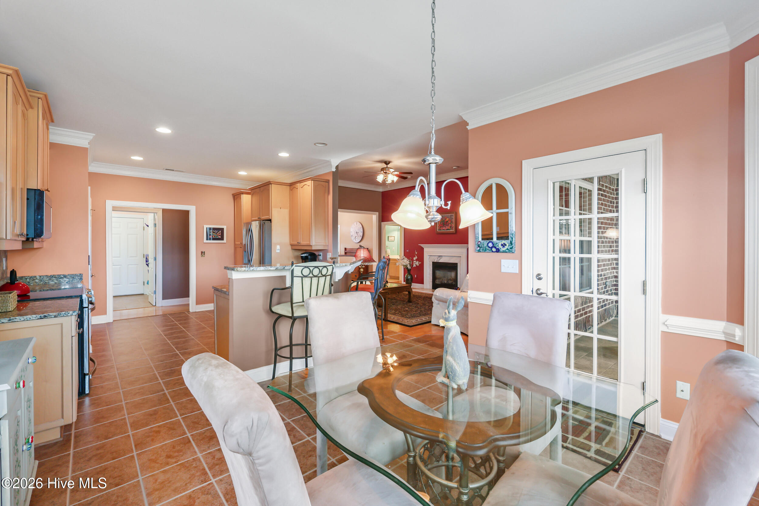 100565285 | Photo 20