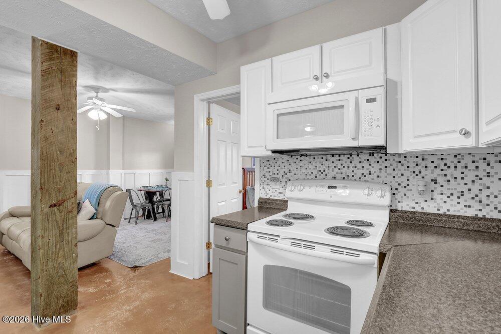 8007 8th Street, Surf City, NC, 28445