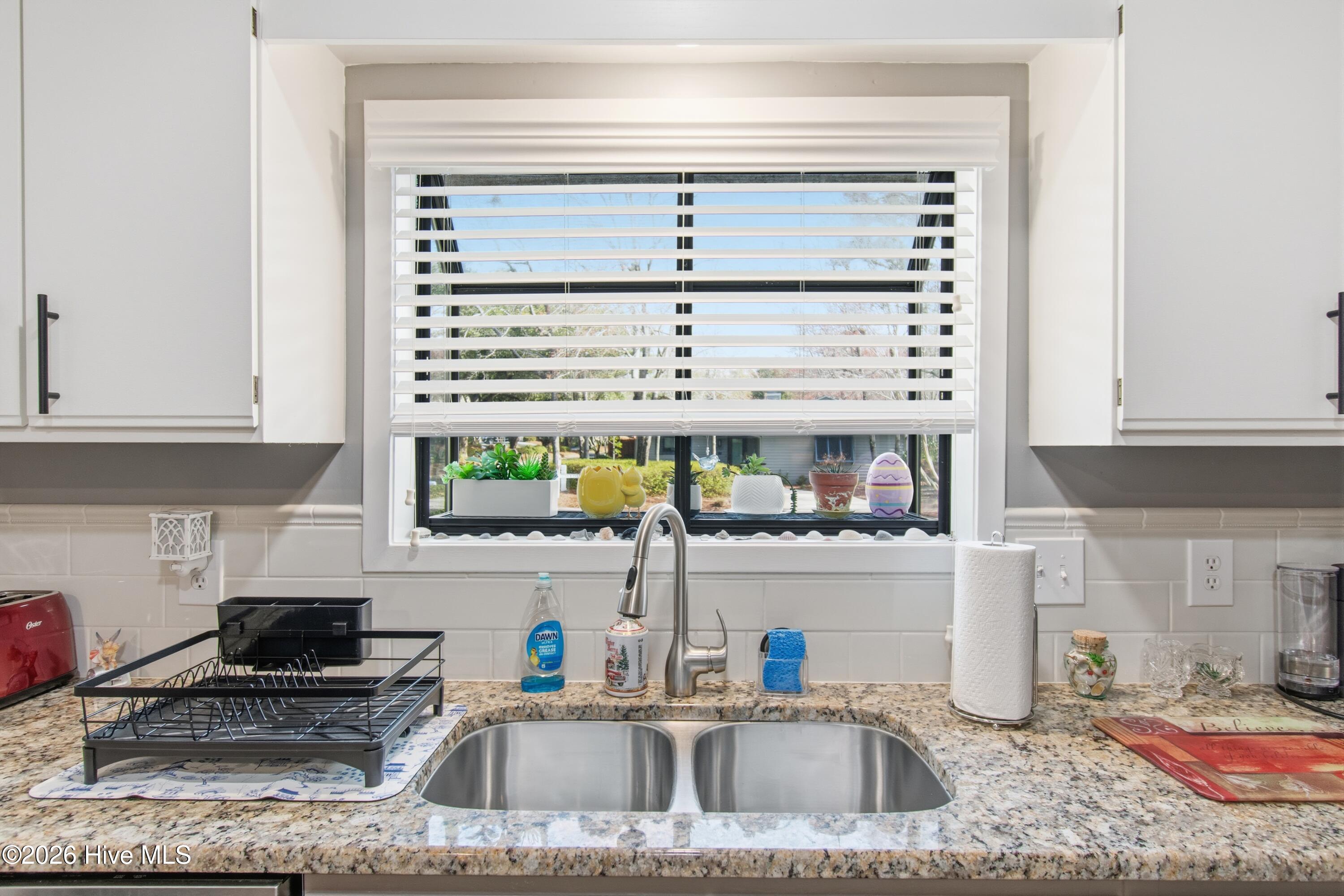 100558002 | Photo 14