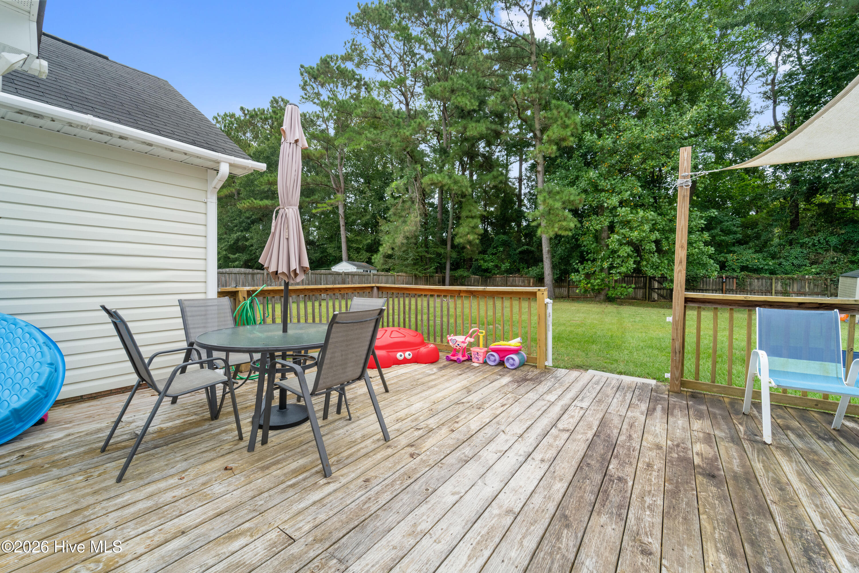 100550973 | Photo 42