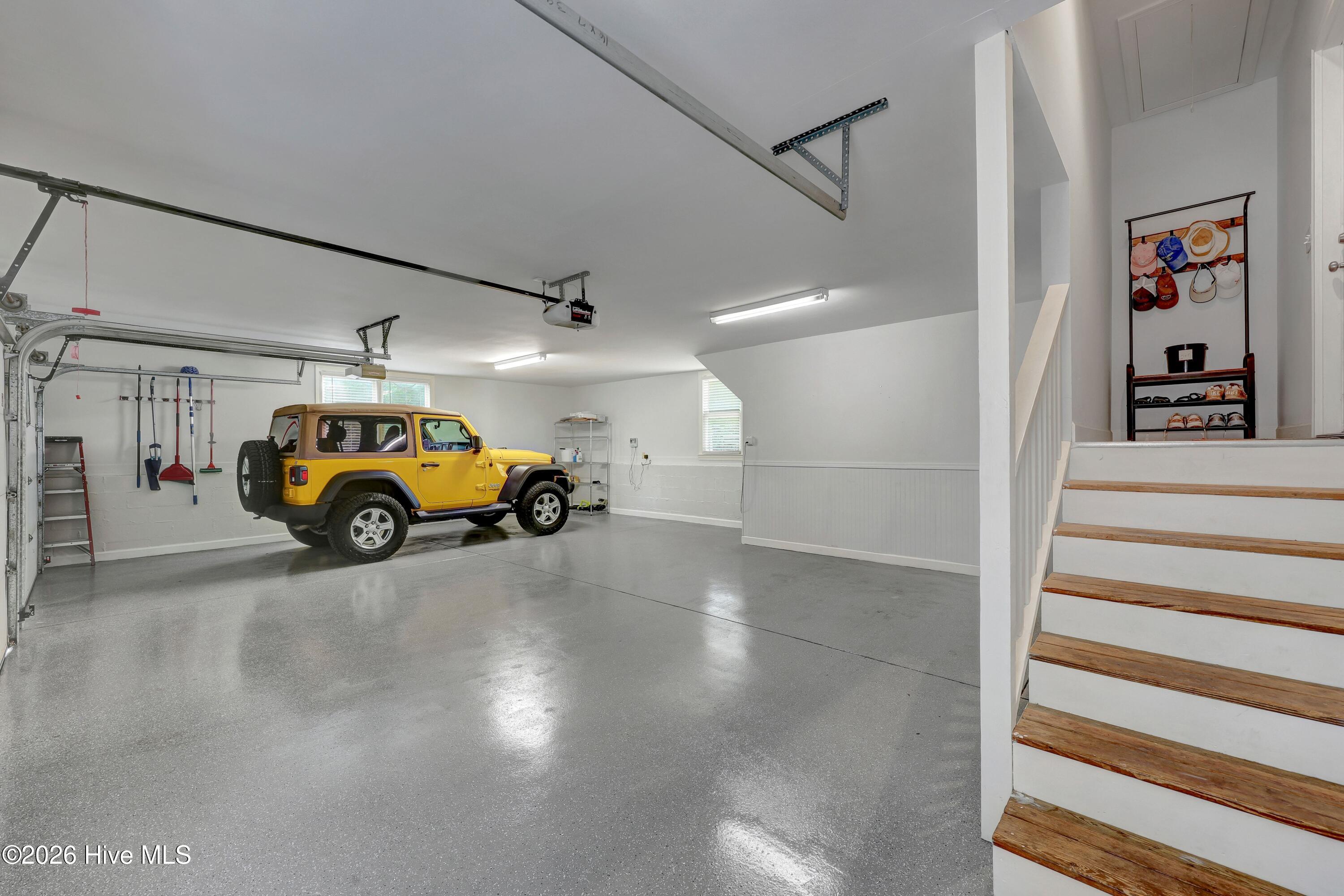 100566013 | Photo 18