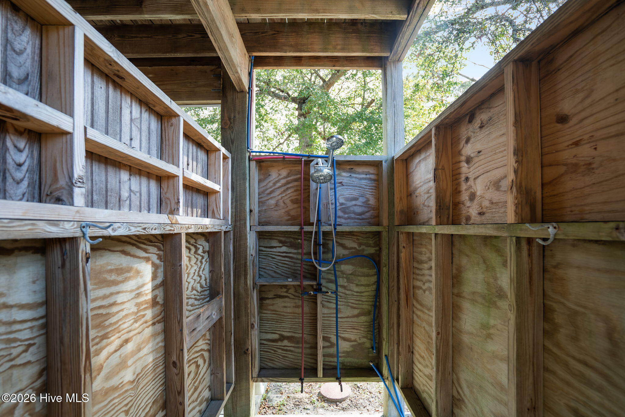 100558110 | Photo 38