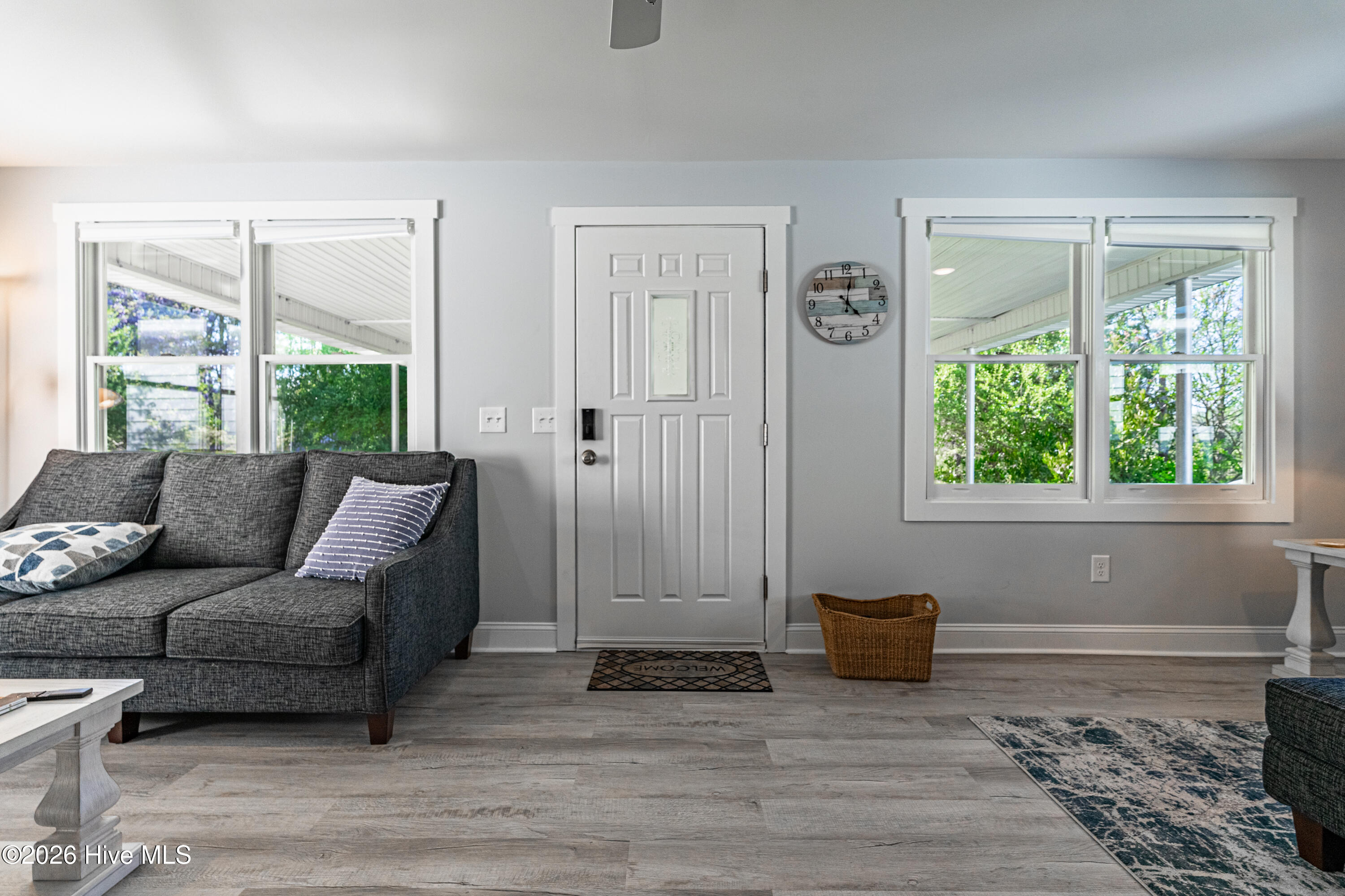 100563568 | Photo 40