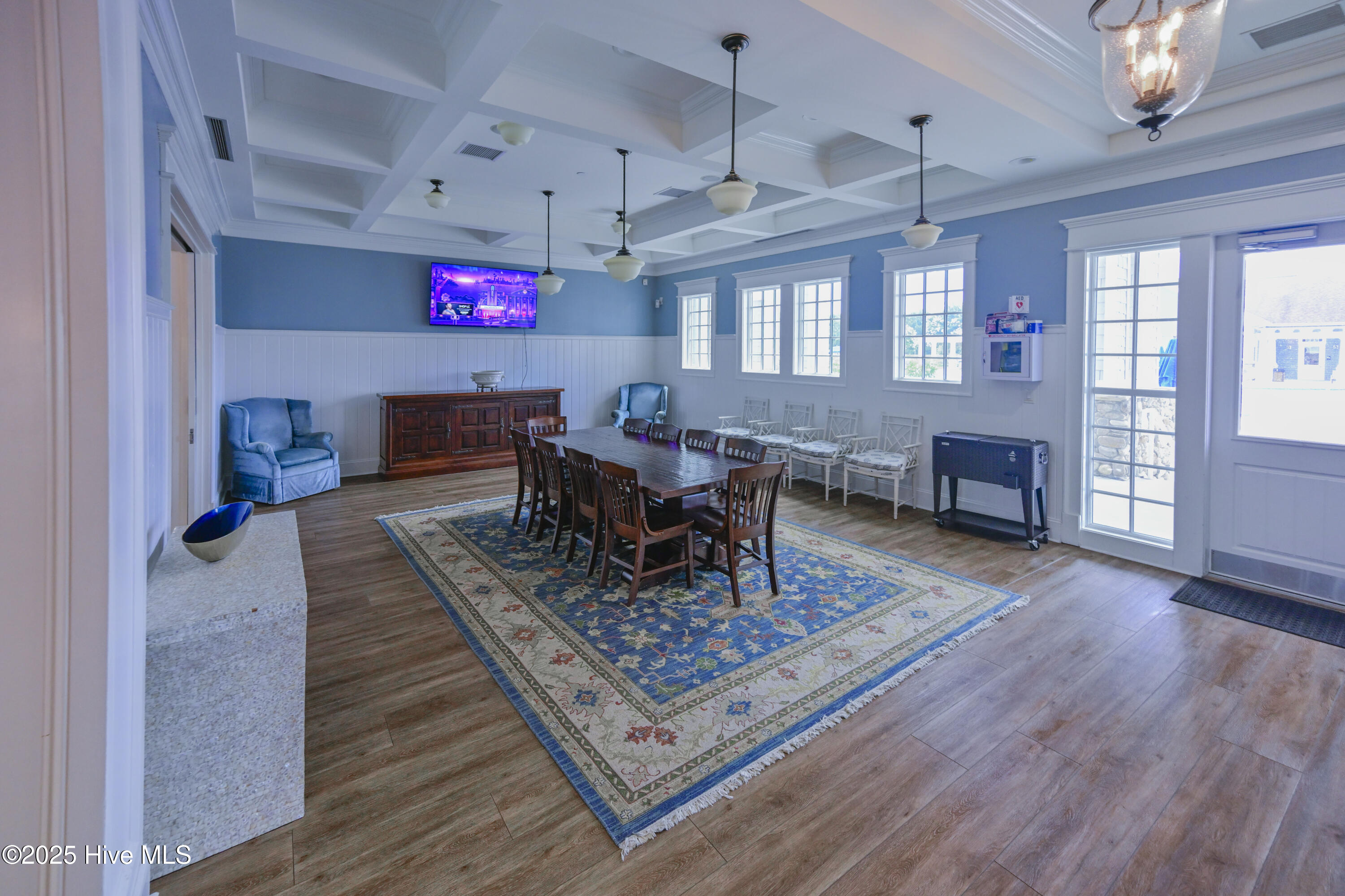 100523770 | Photo 71