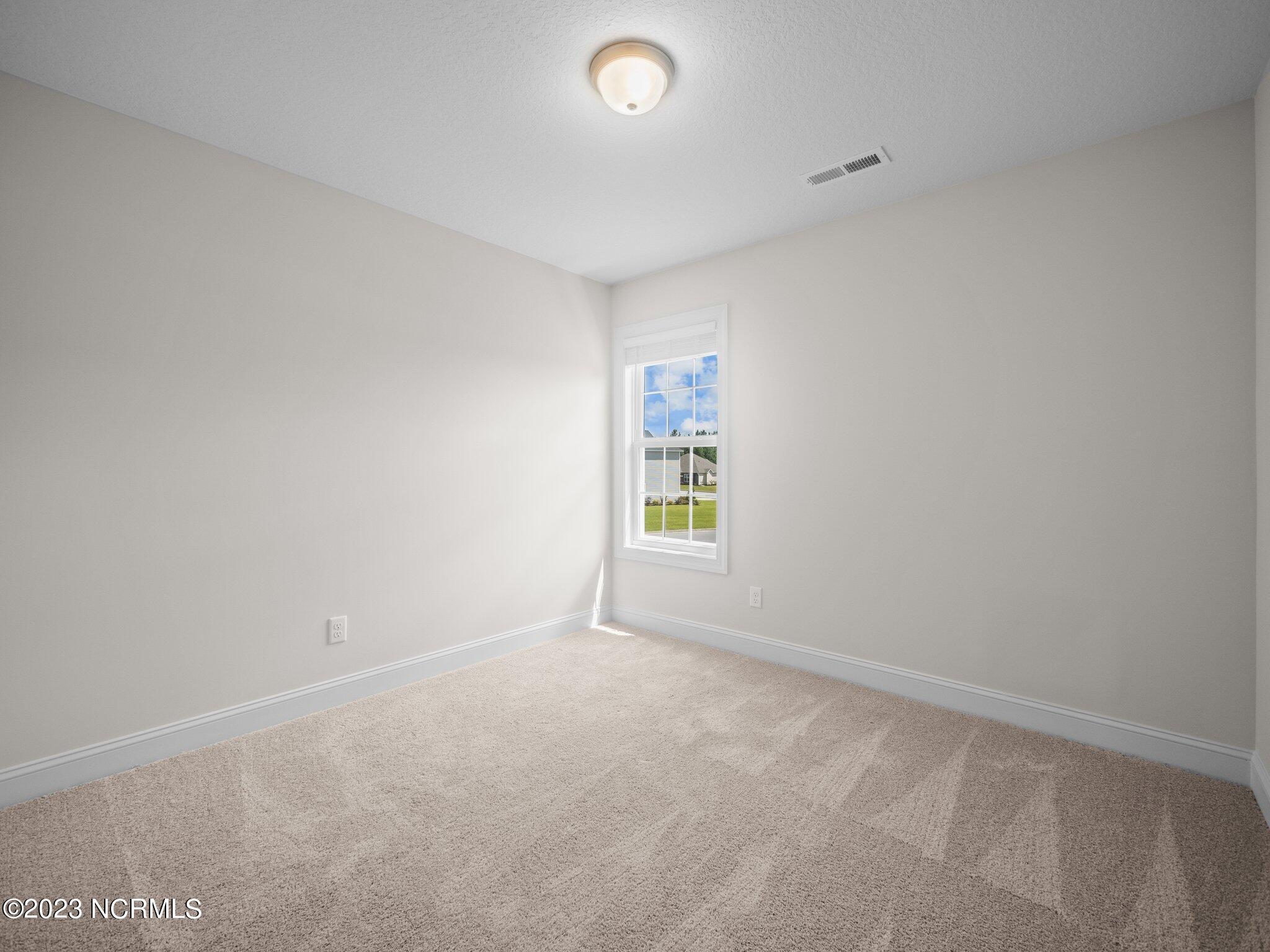 100570628 | Photo 13