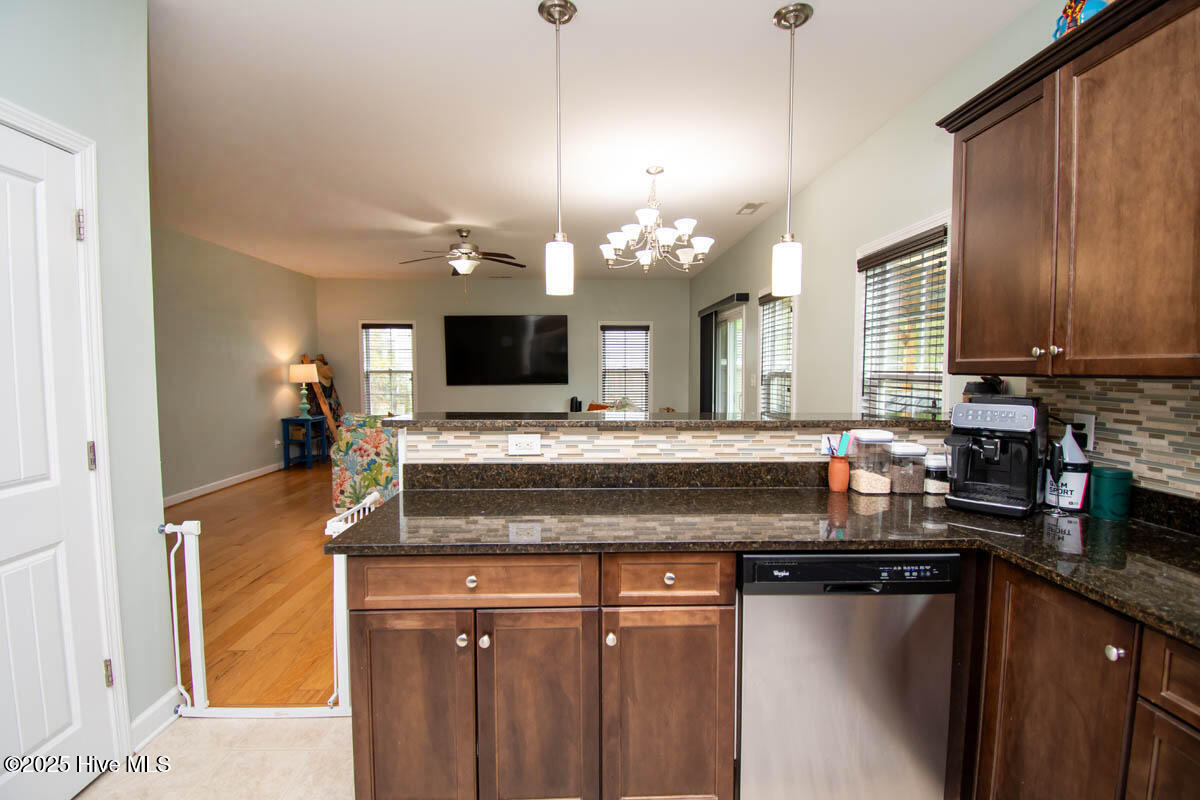 100534279 | Photo 16